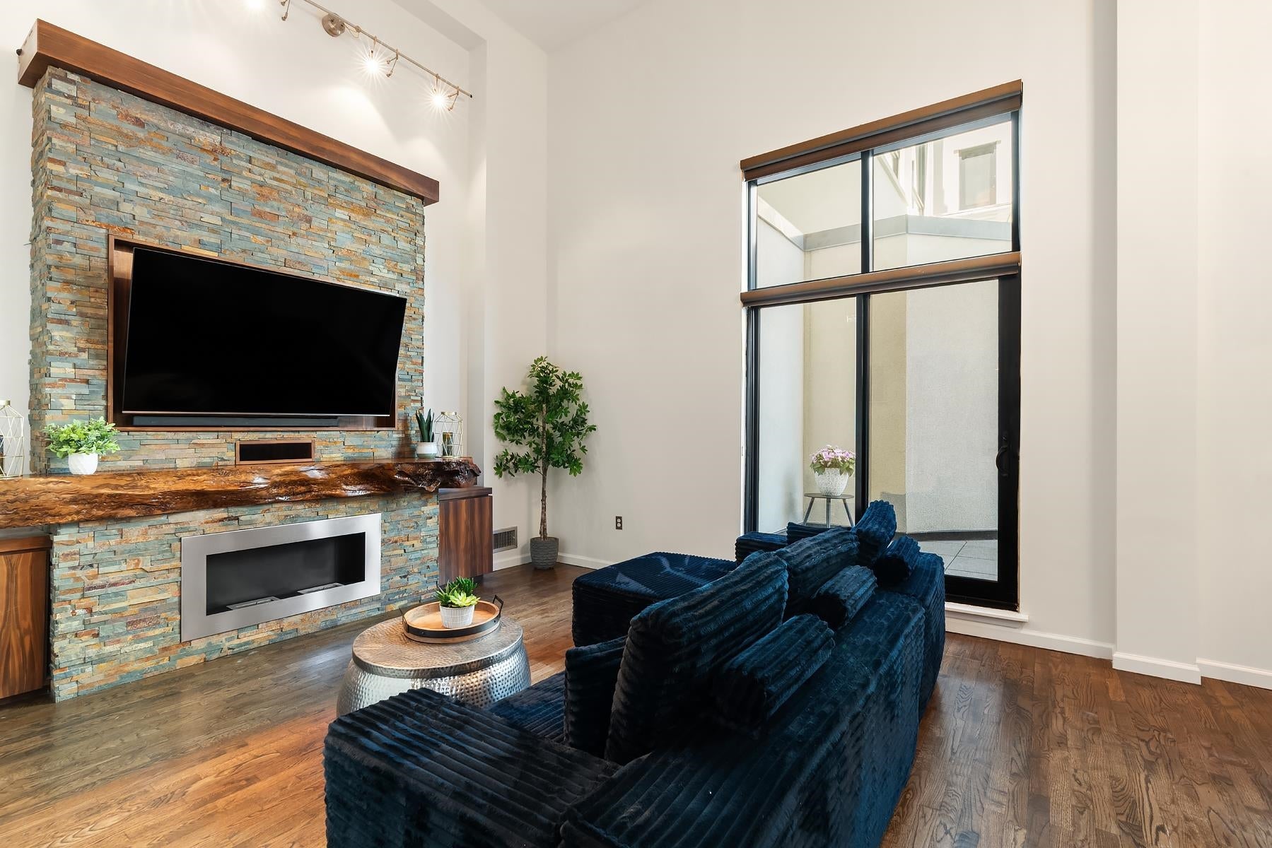 518-530 Gregory Ave a201 — photo