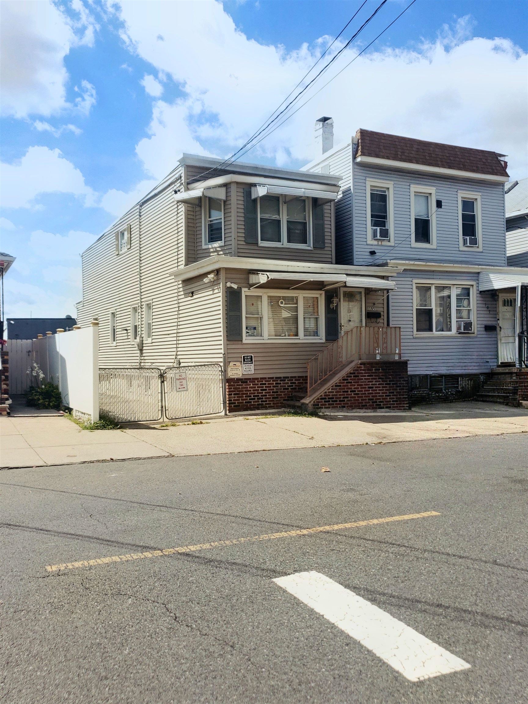 105 McAdoo Avenue — photo