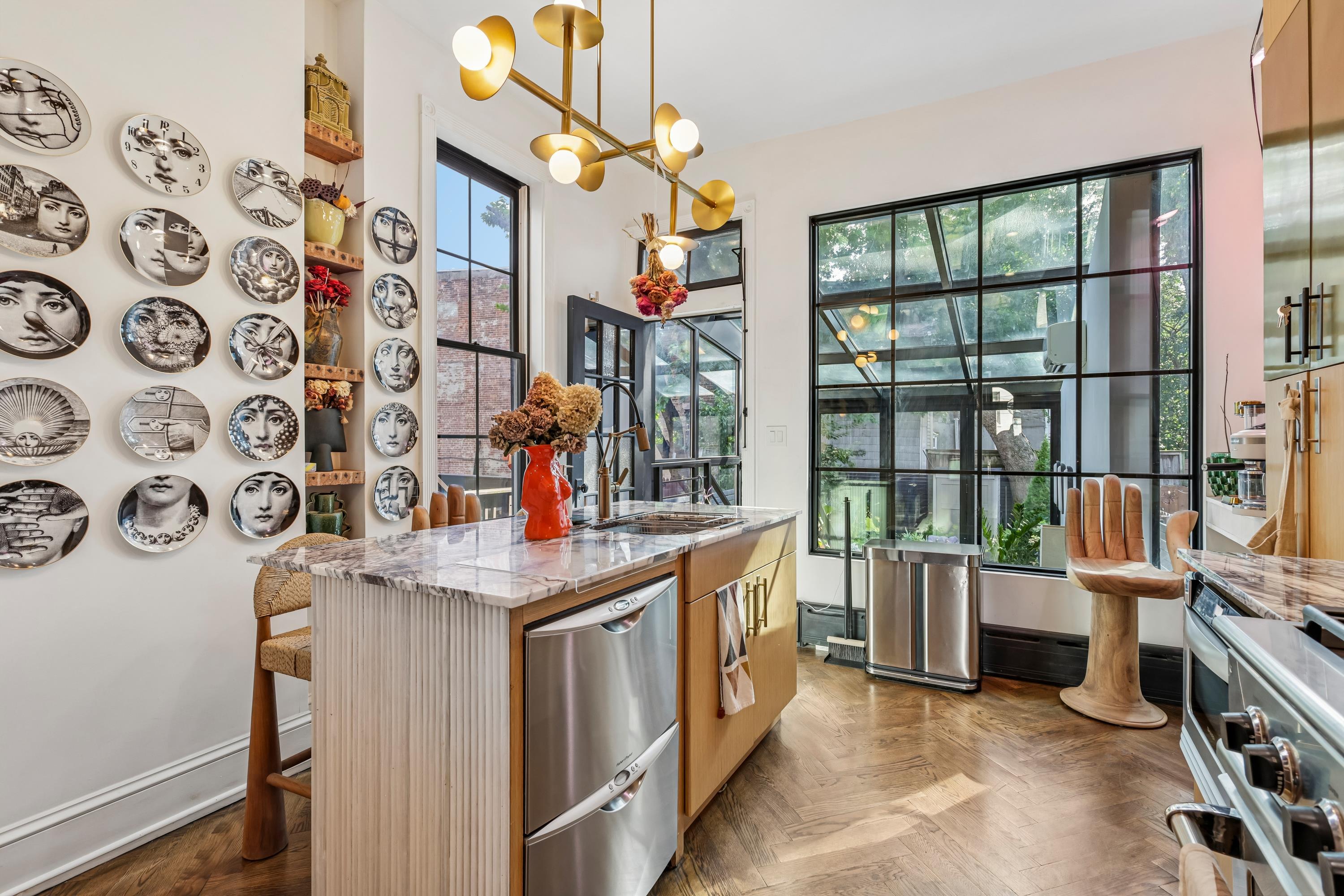 41 Astor Pl — photo