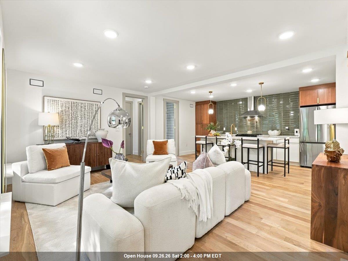 7 Pierce Avenue — photo