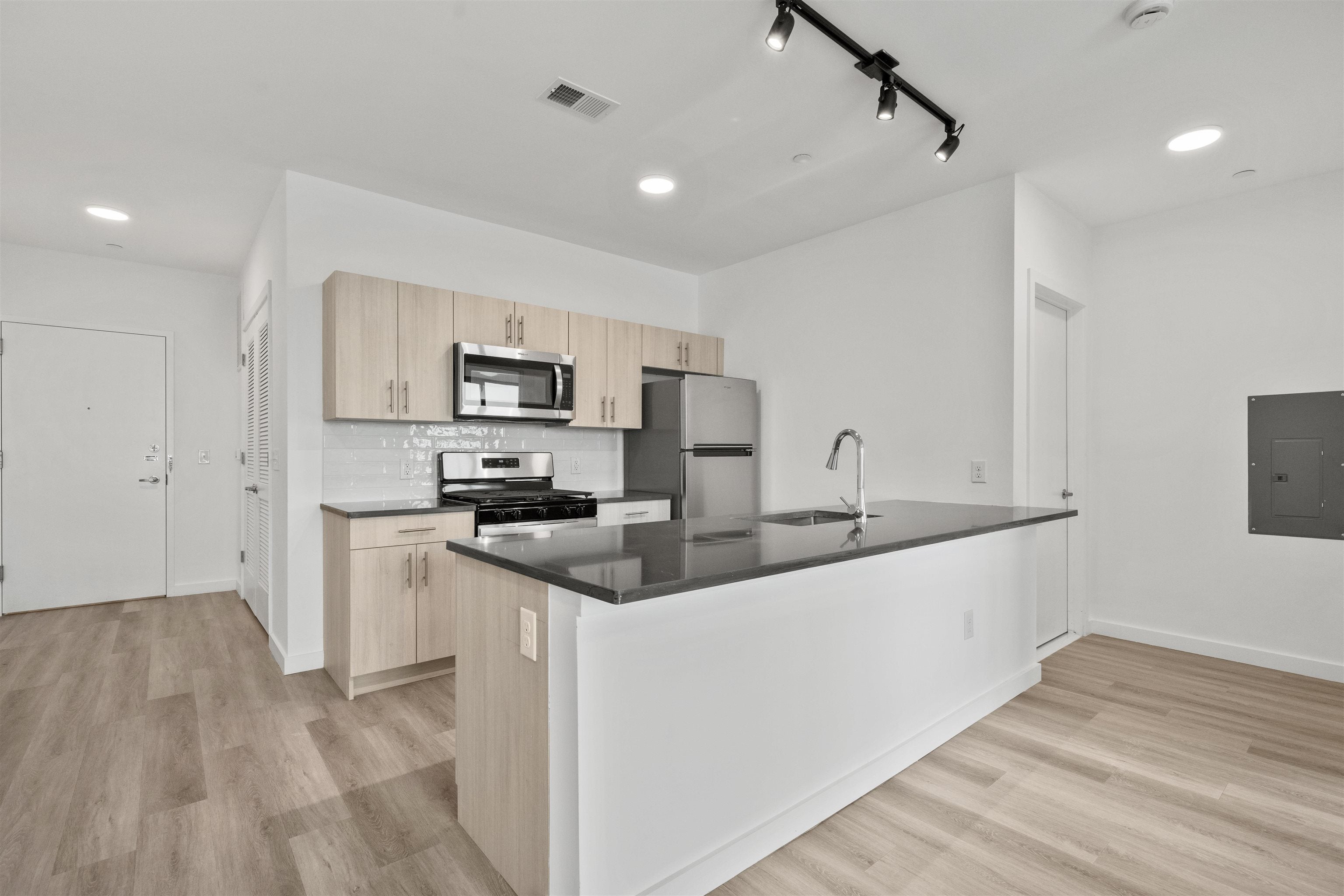 117-121 Prospect Ave 305 — photo