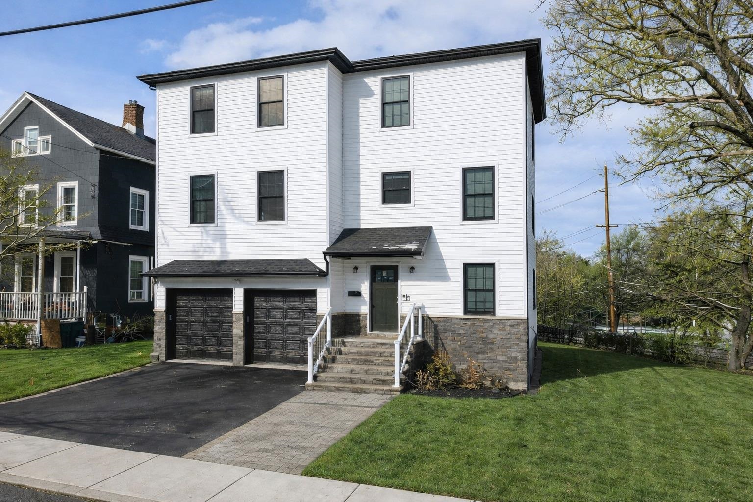 7 Maple Street — photo