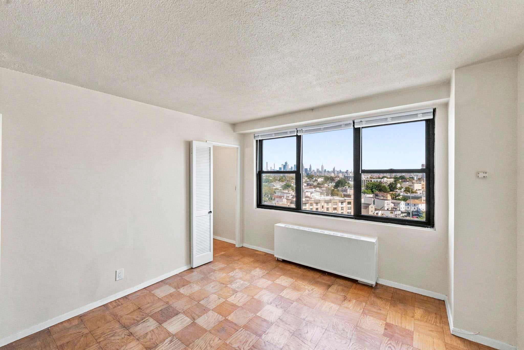 201 St Pauls Ave 11B — photo