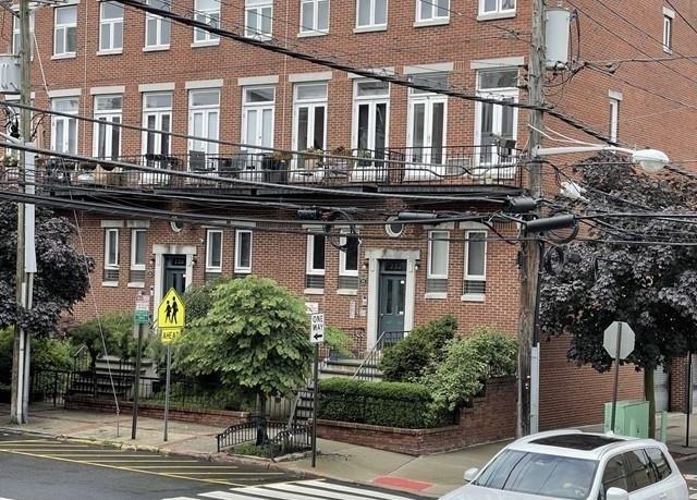 232 Monroe Street — photo