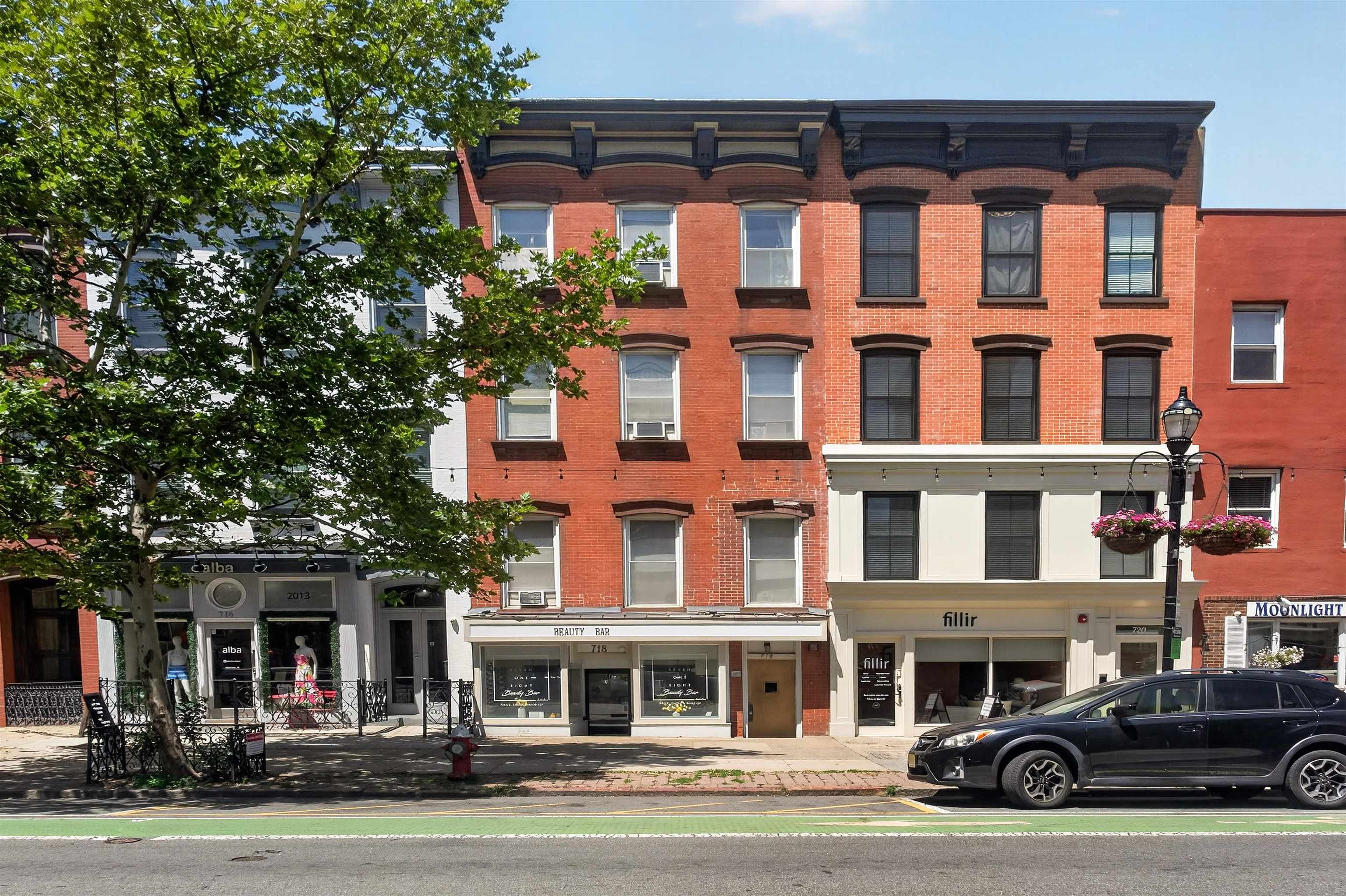 718 Washington Street — photo