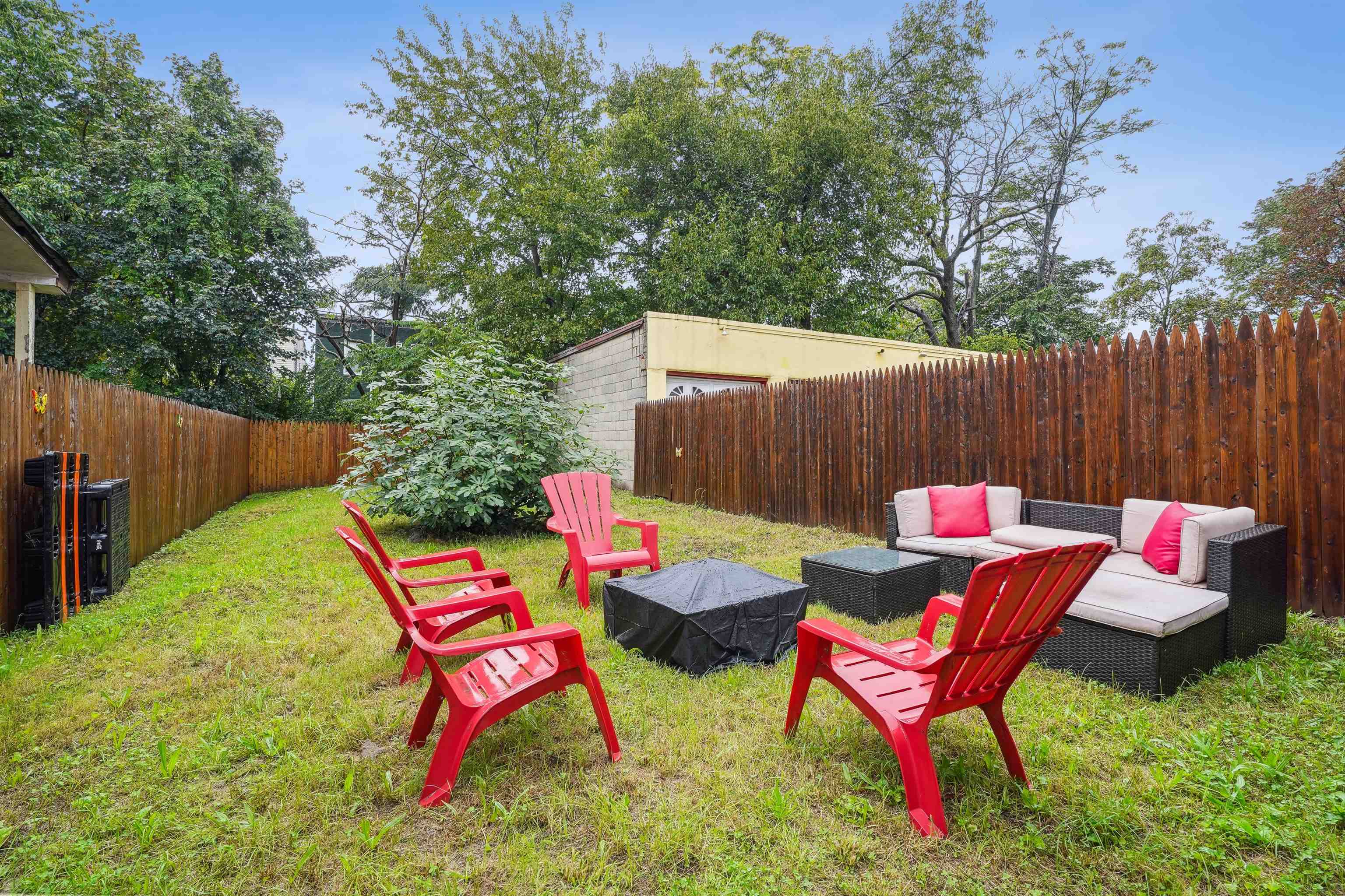 85 Pearsall Avenue — photo