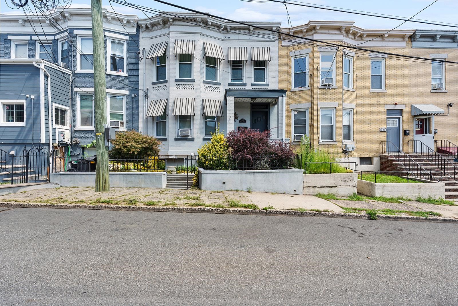 307 Henry Street — photo