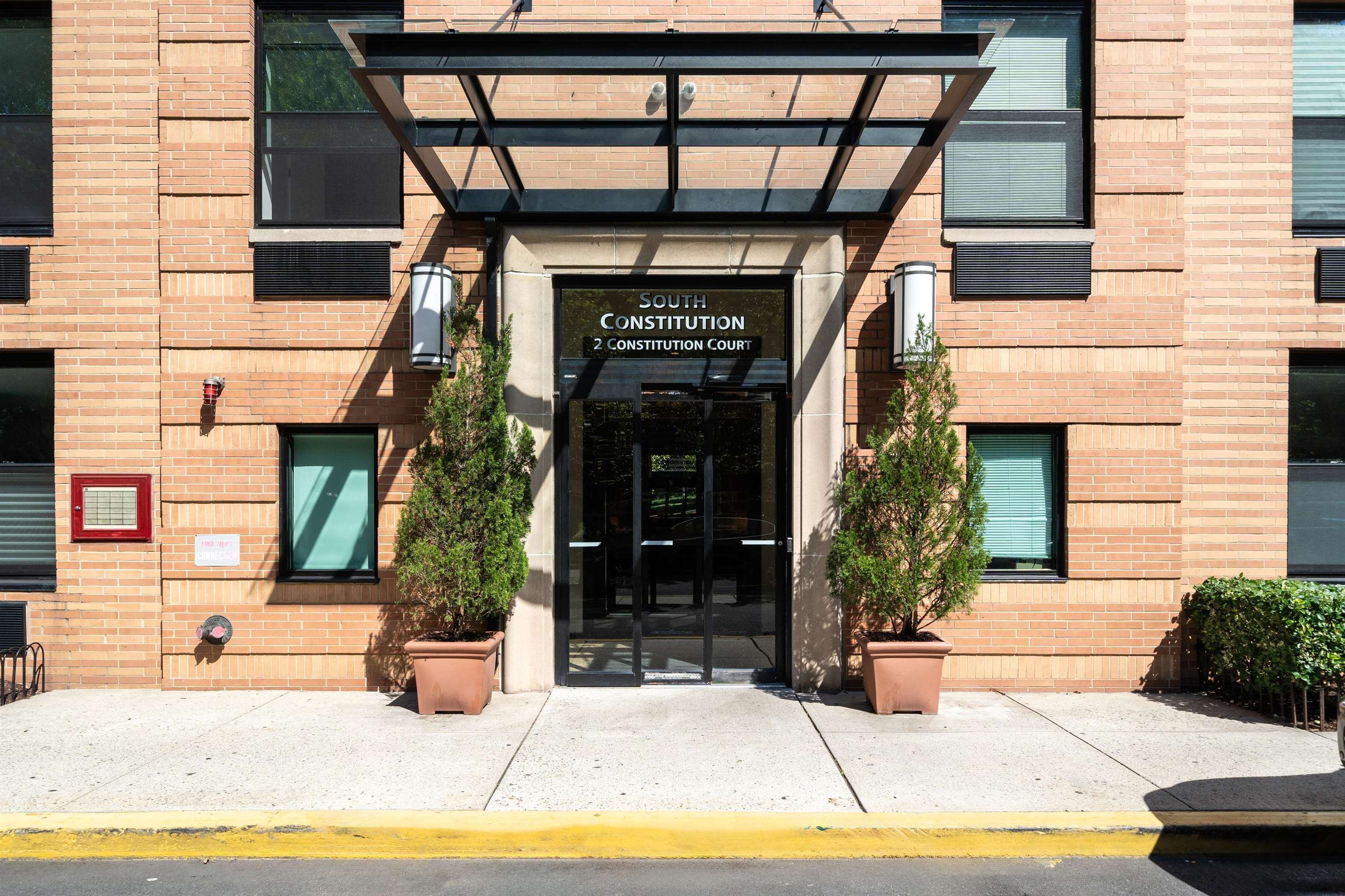 2 Constitution Court — photo