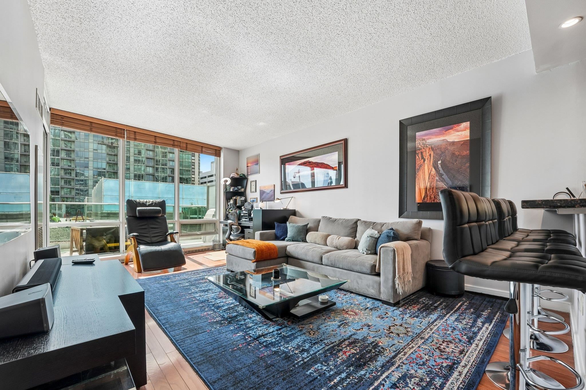 1 Shore Lane — photo