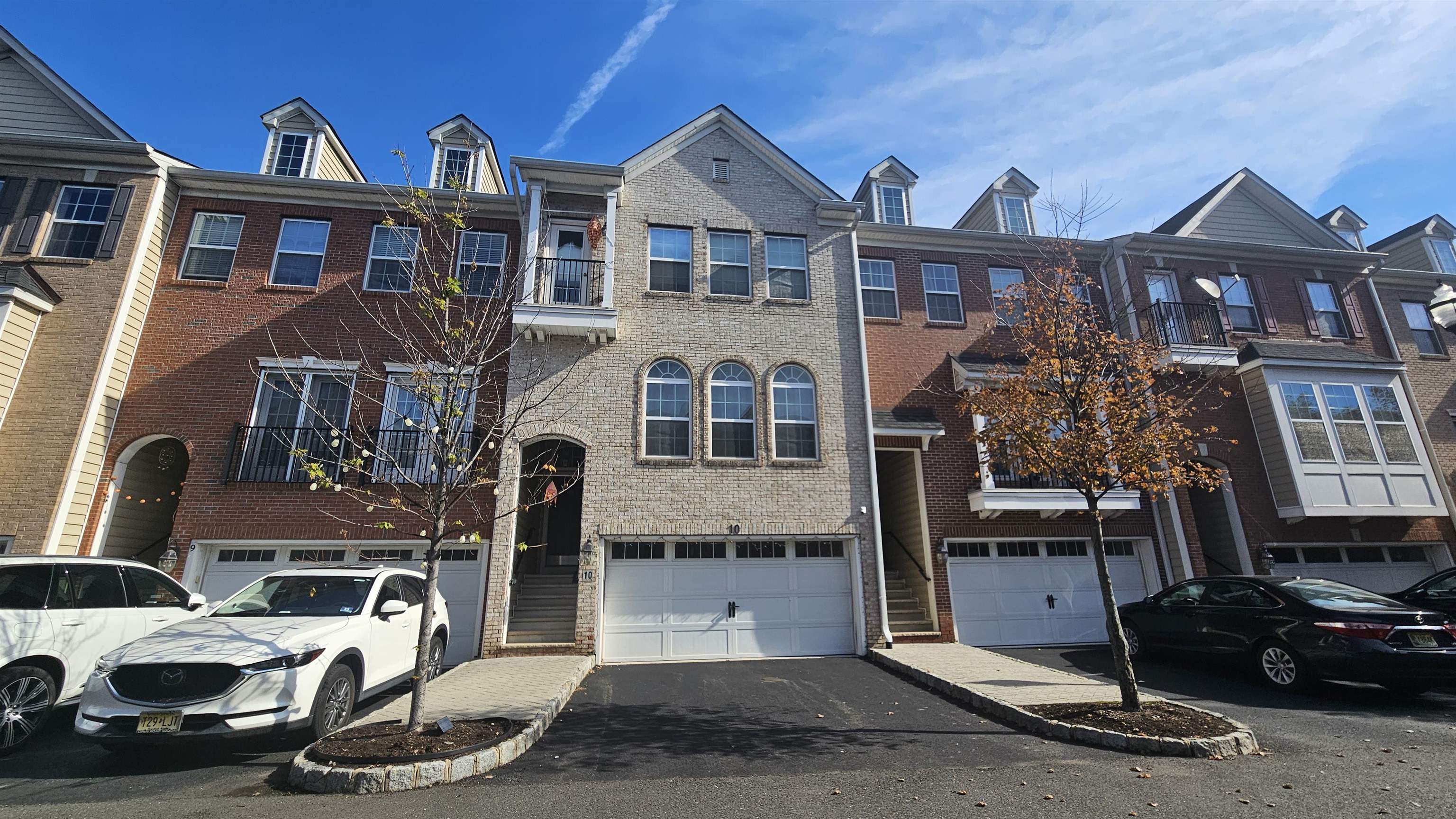 10 Creekside Court — photo
