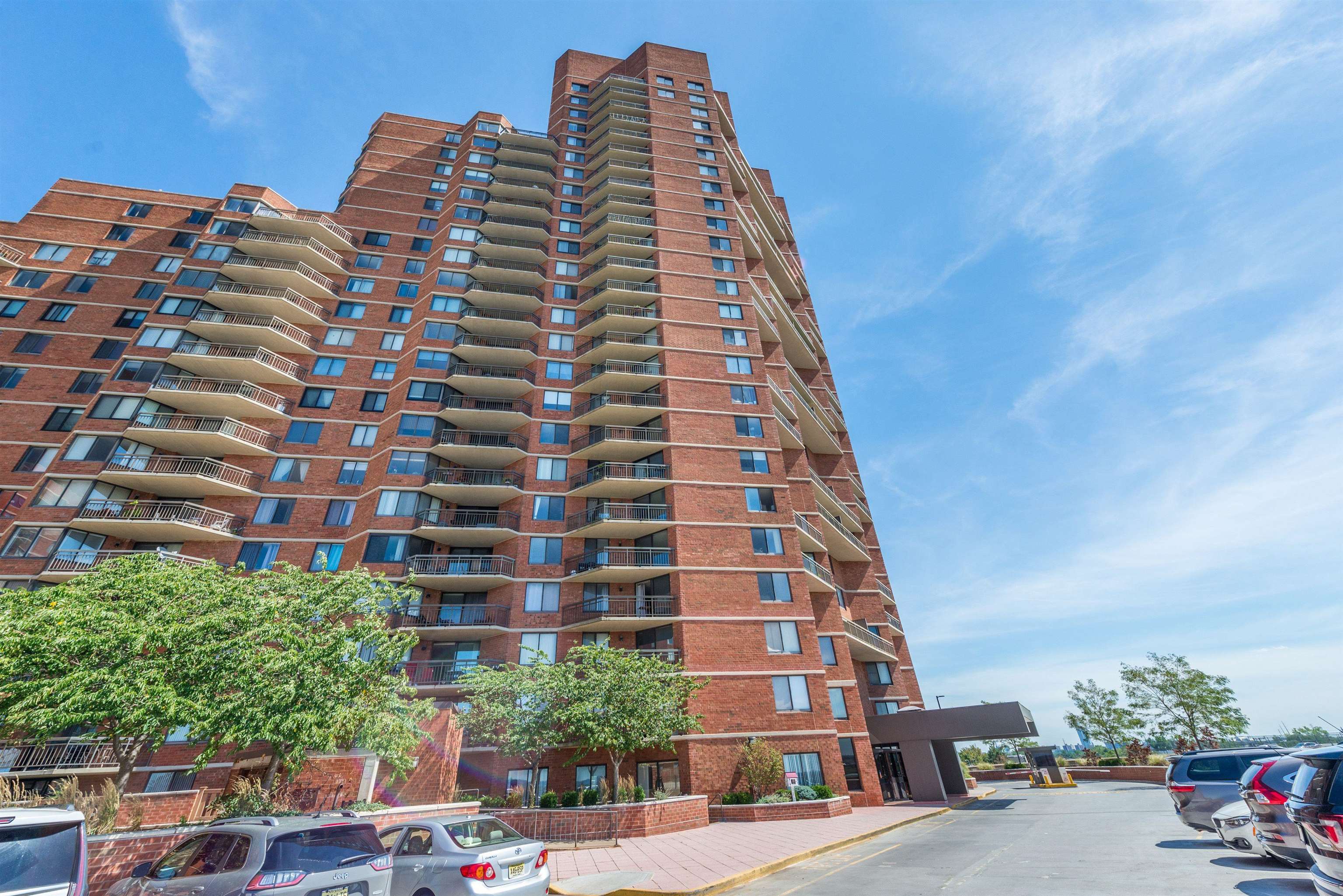 807 Harmon Cove Tower — photo