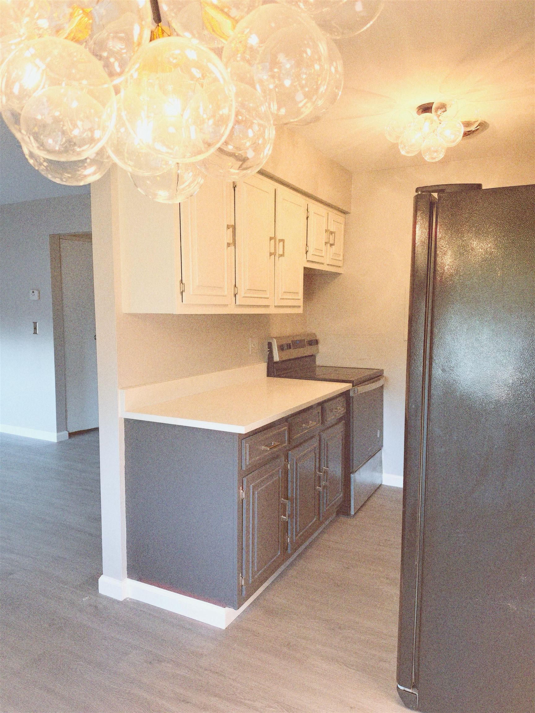 2 Radio Avenue — photo