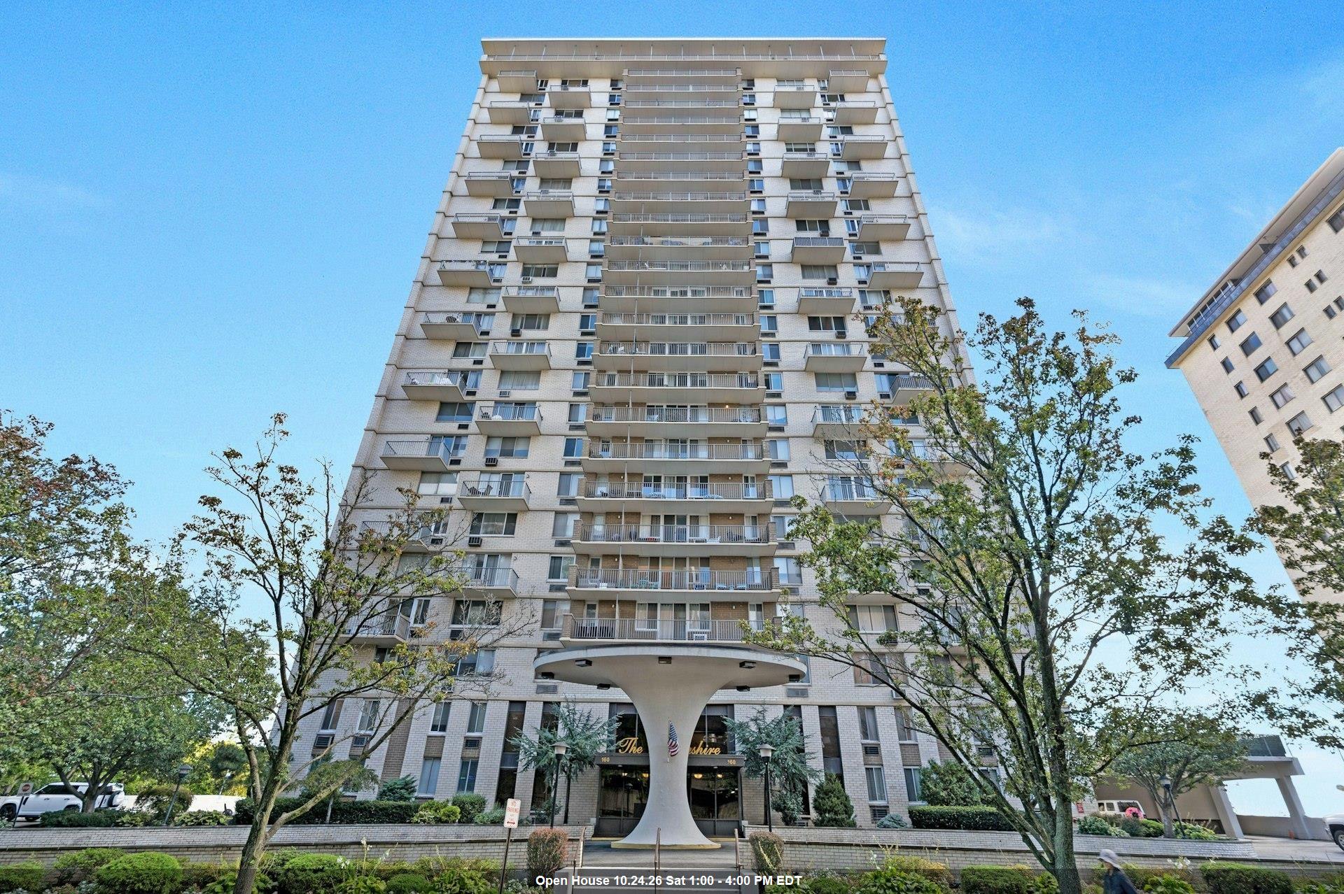 160 Overlook Avenue — photo