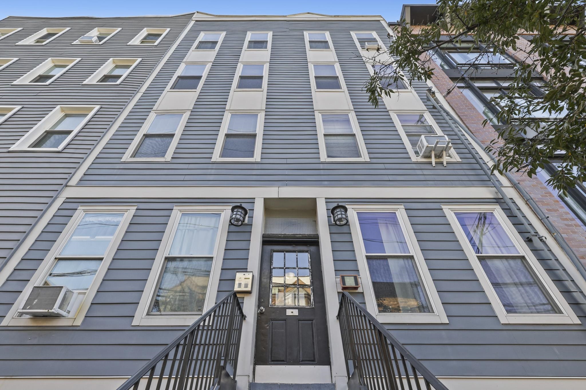 60 Madison Street — photo