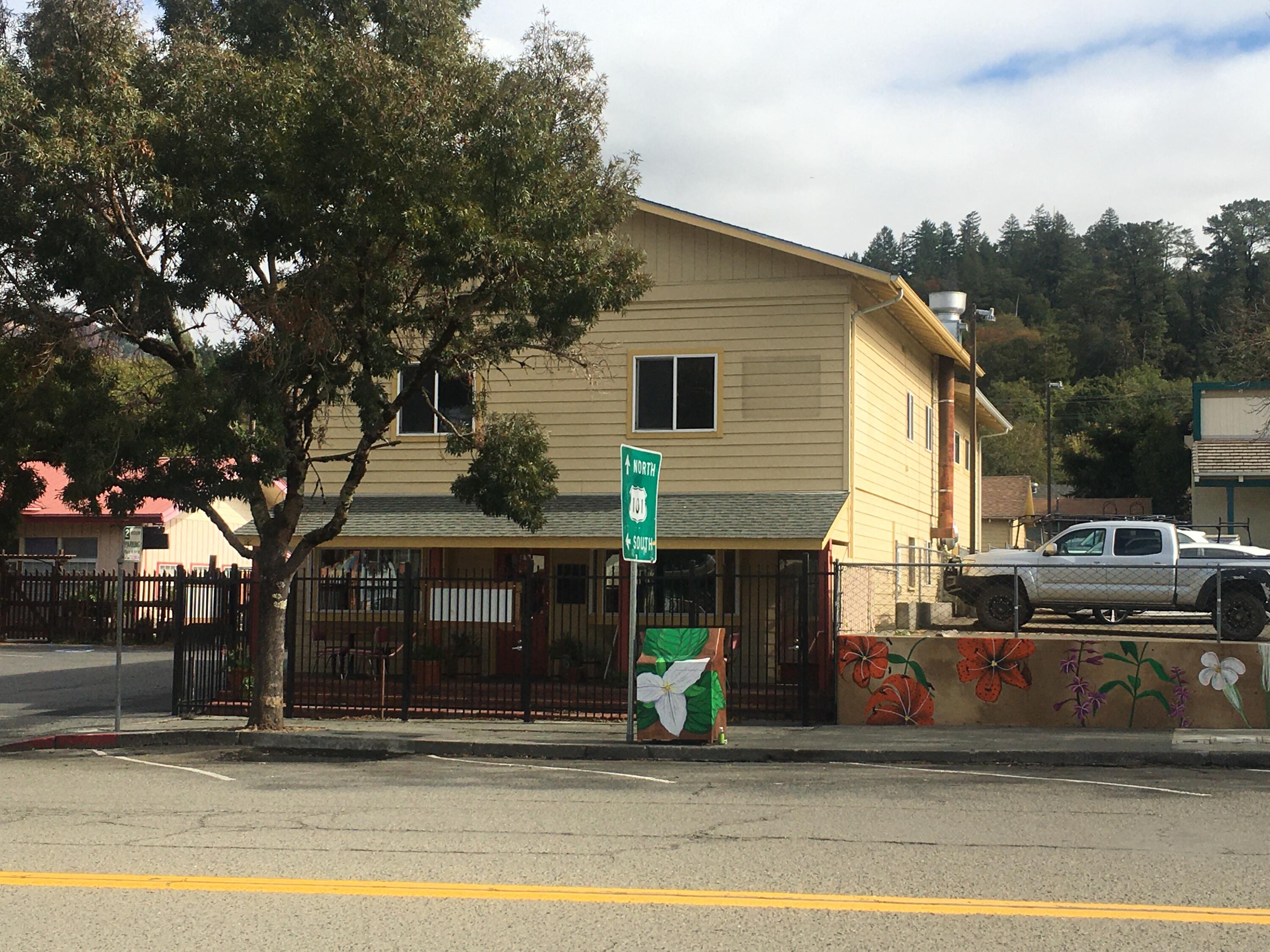 867 Redwood Drive — photo