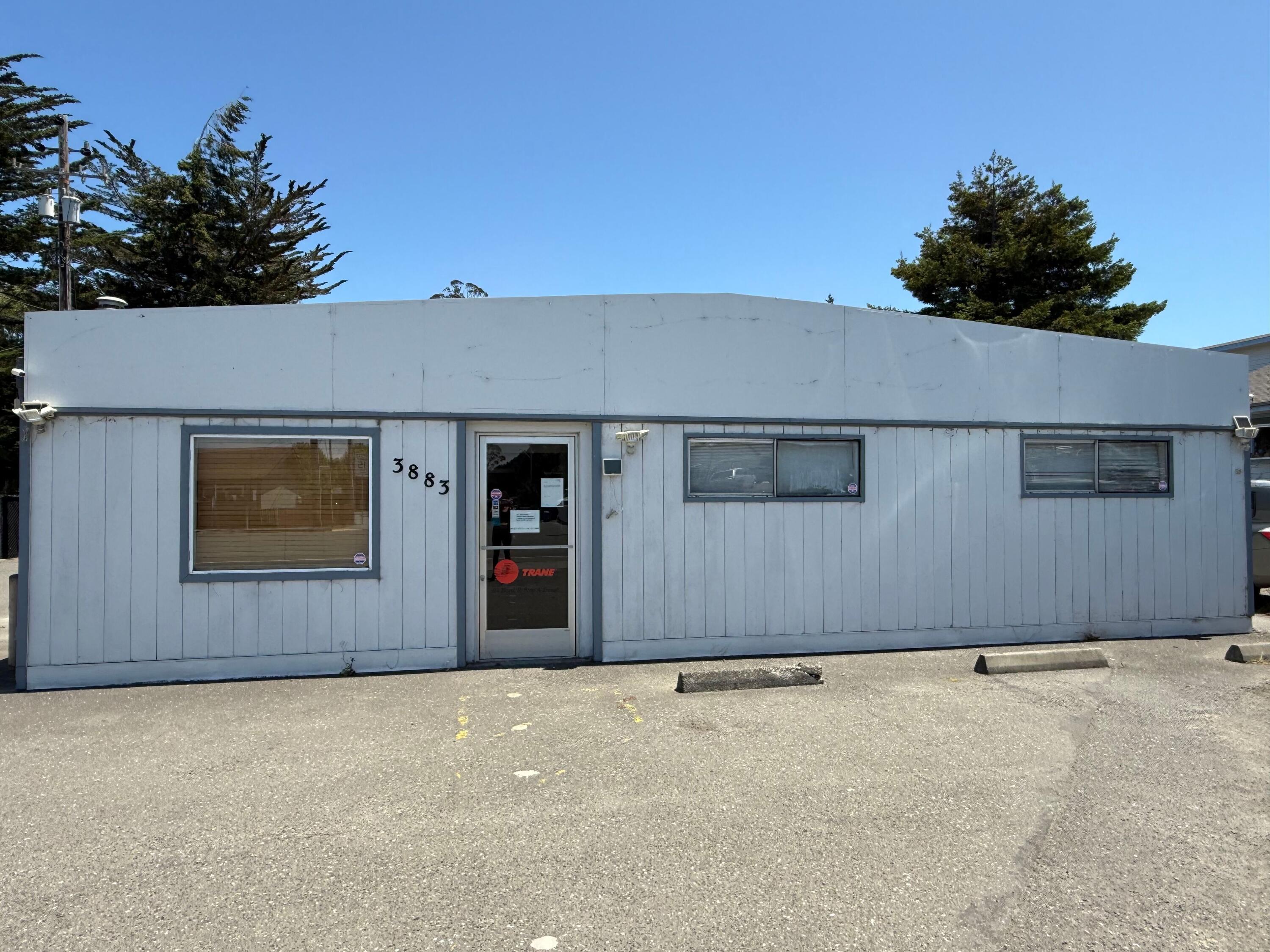 3883 Rohnerville Road — photo