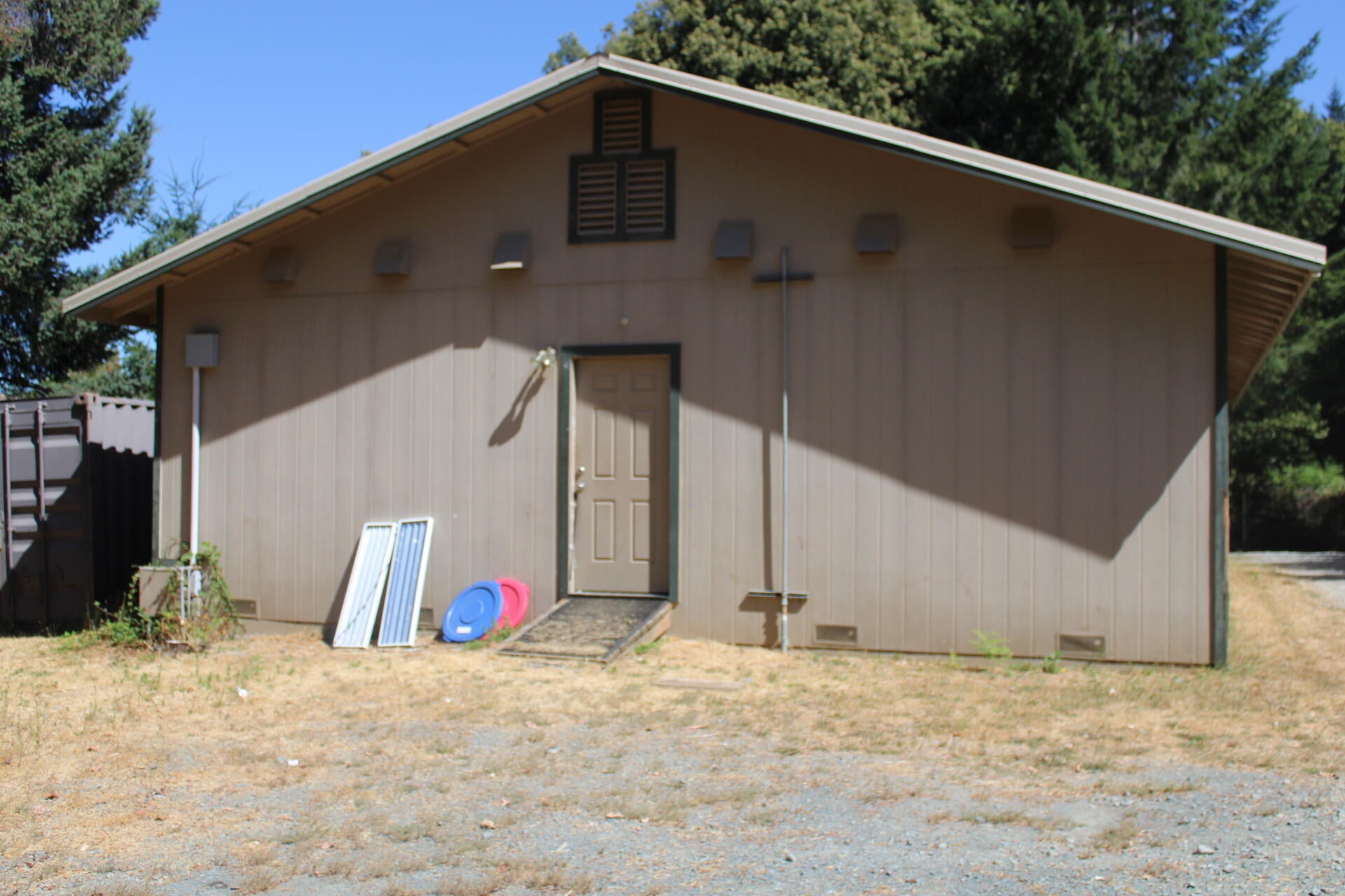 Home in Miranda, CA 95553 — photo 3