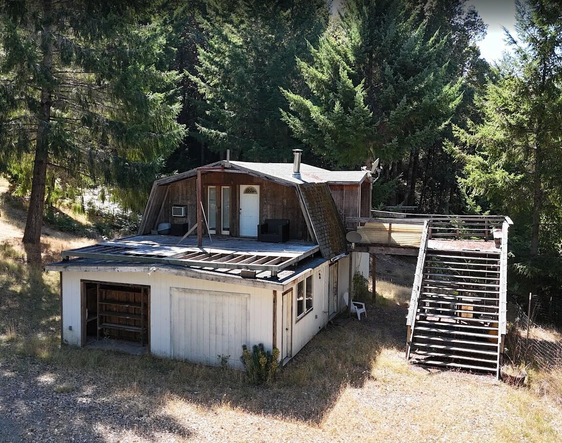 5004 Sprowl Creek Road — photo
