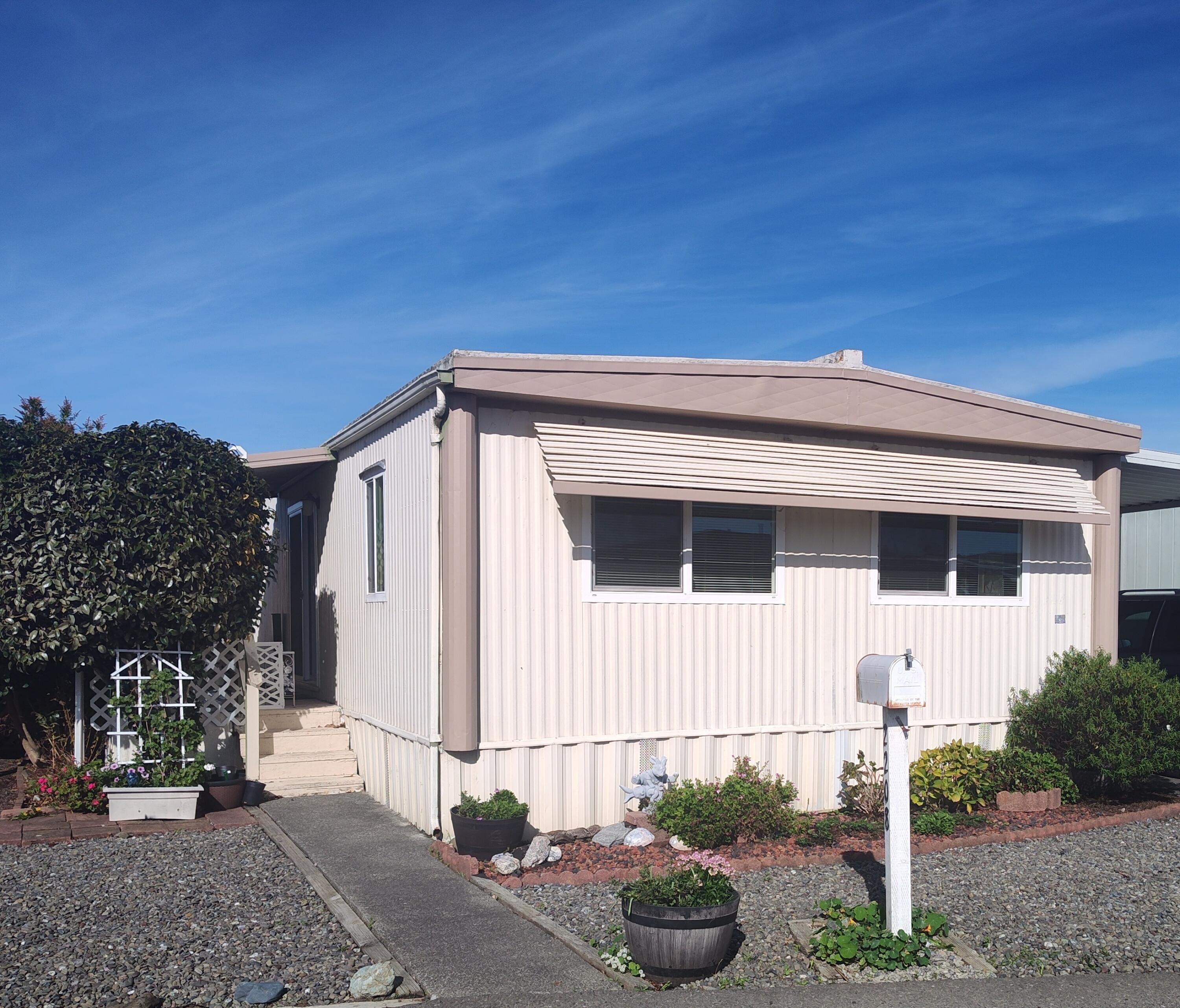 2208 Royal Drive 32 — photo