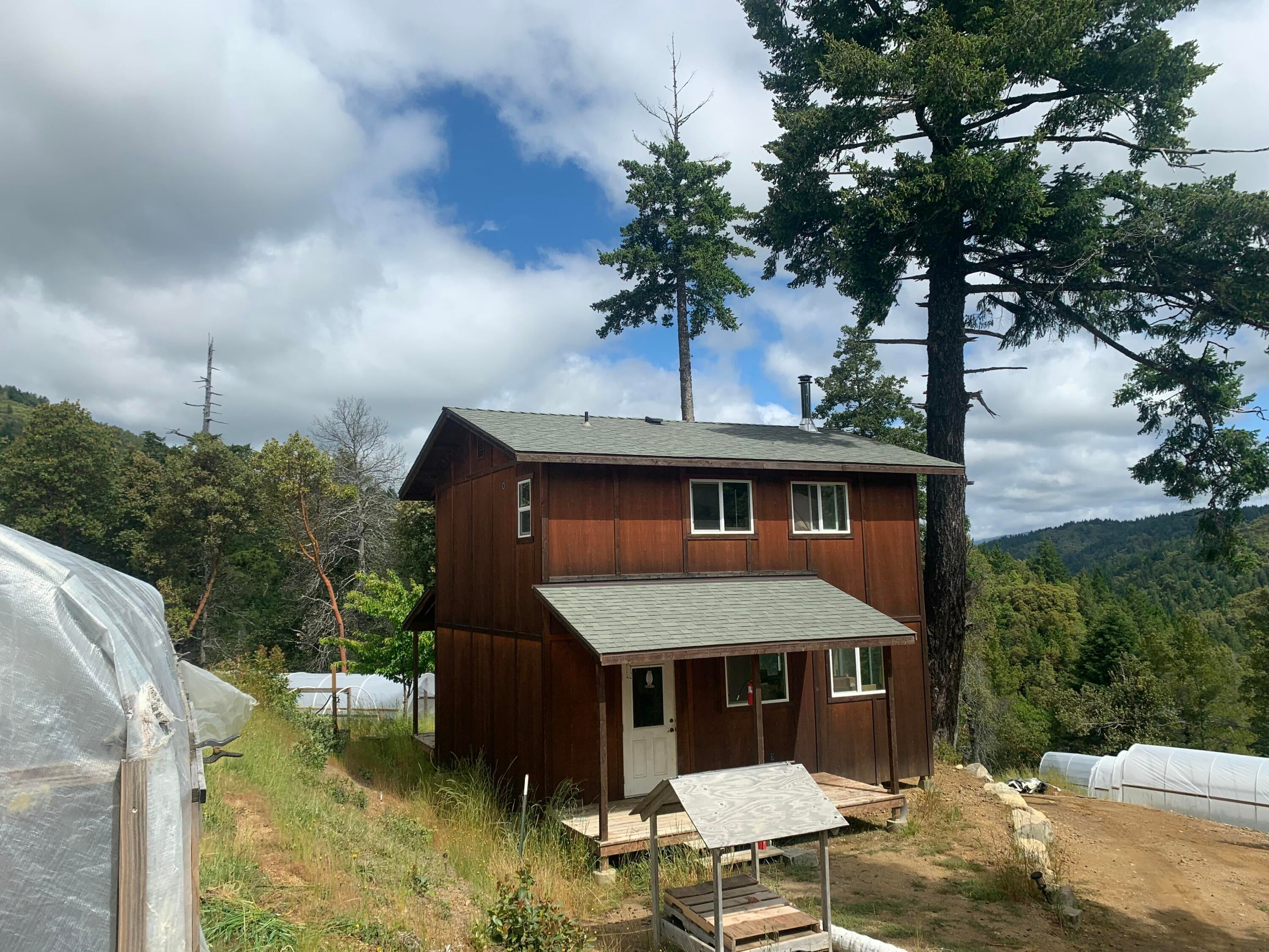 1010/1020 Windy Ridge Lane — photo