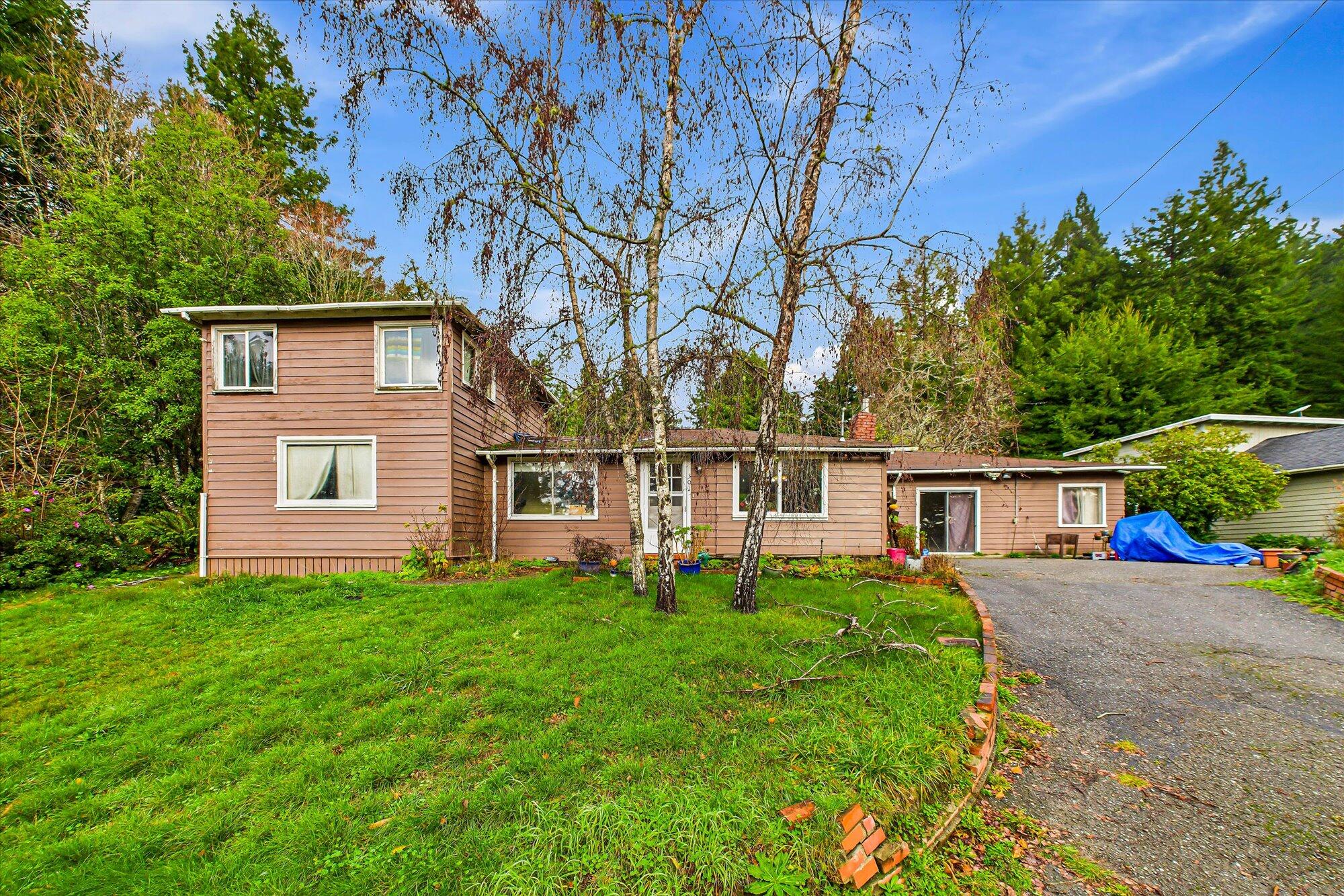 301 Paradise Drive — photo