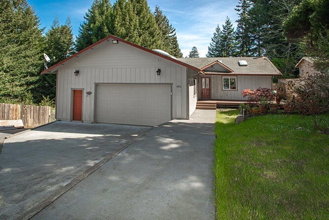 5993 Beechwood Drive — photo