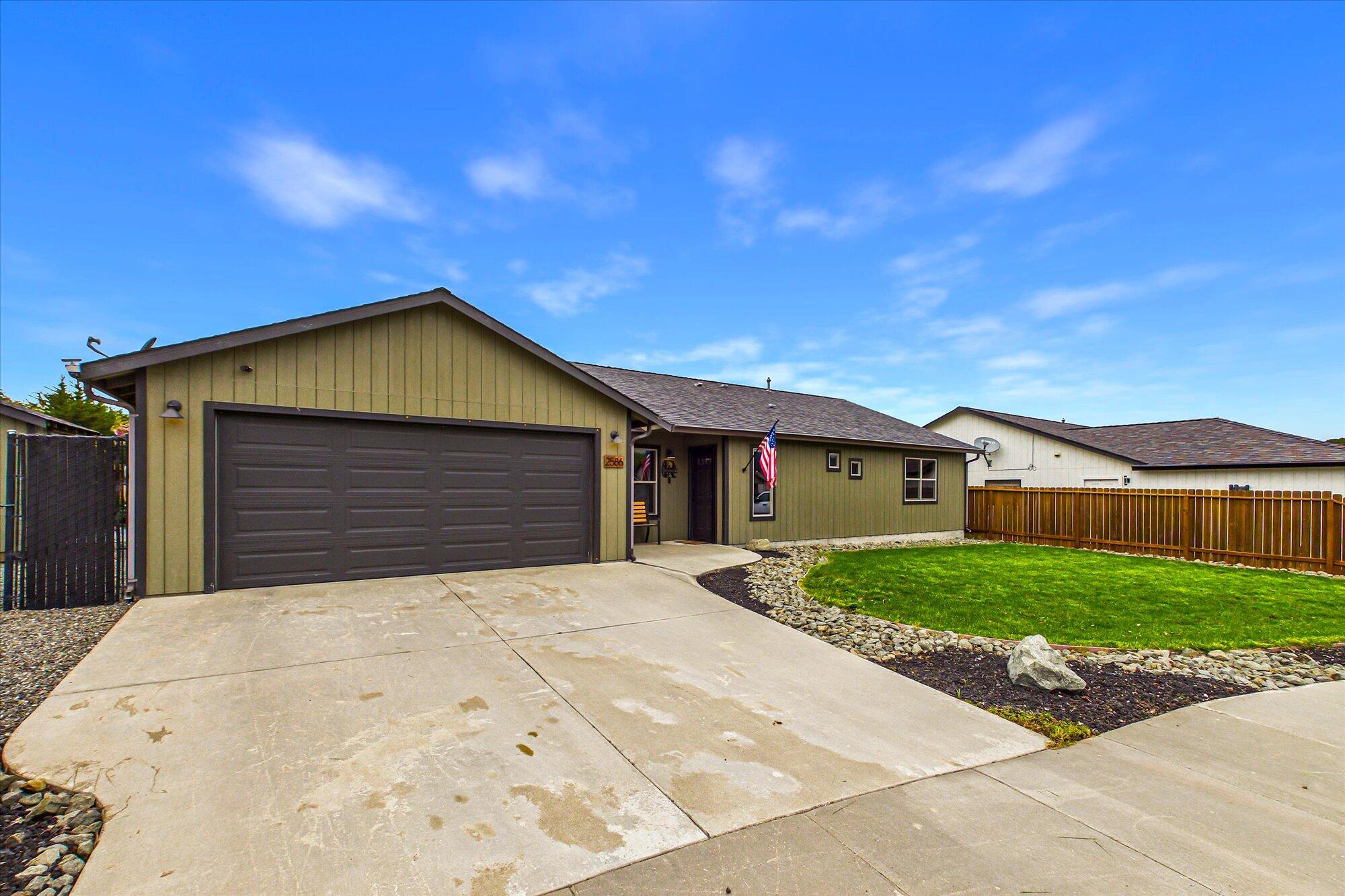2586 Boone Street — photo