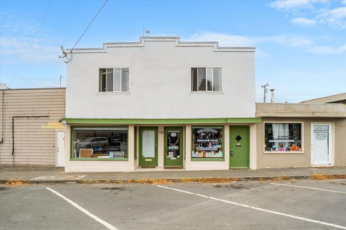 726 13th Street — photo
