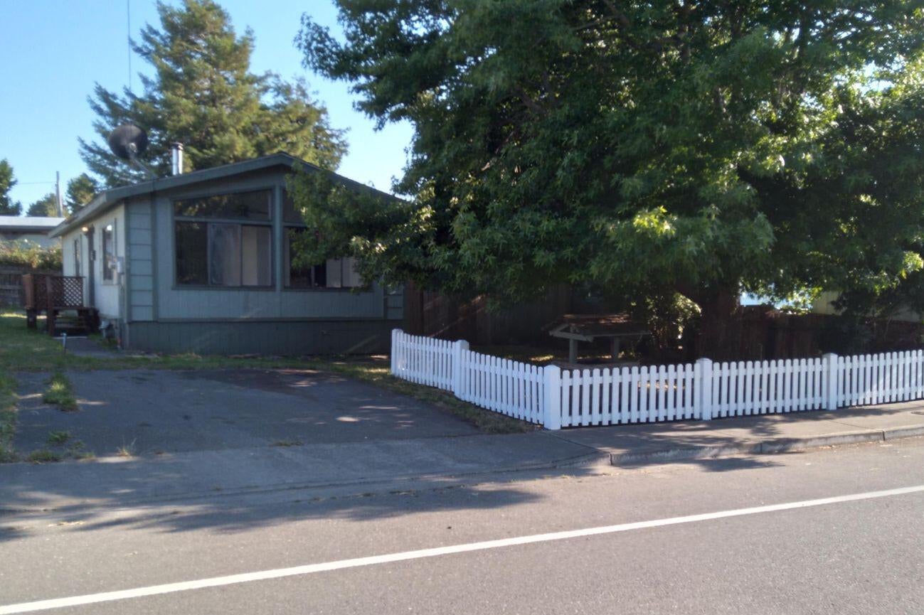 3464 School Street — photo
