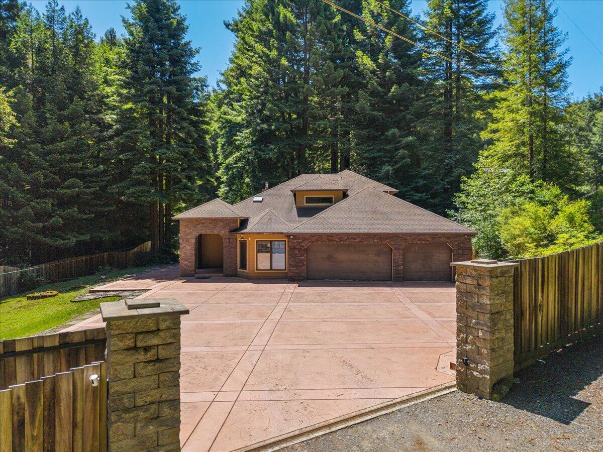 132 Pepperwood Lane — photo