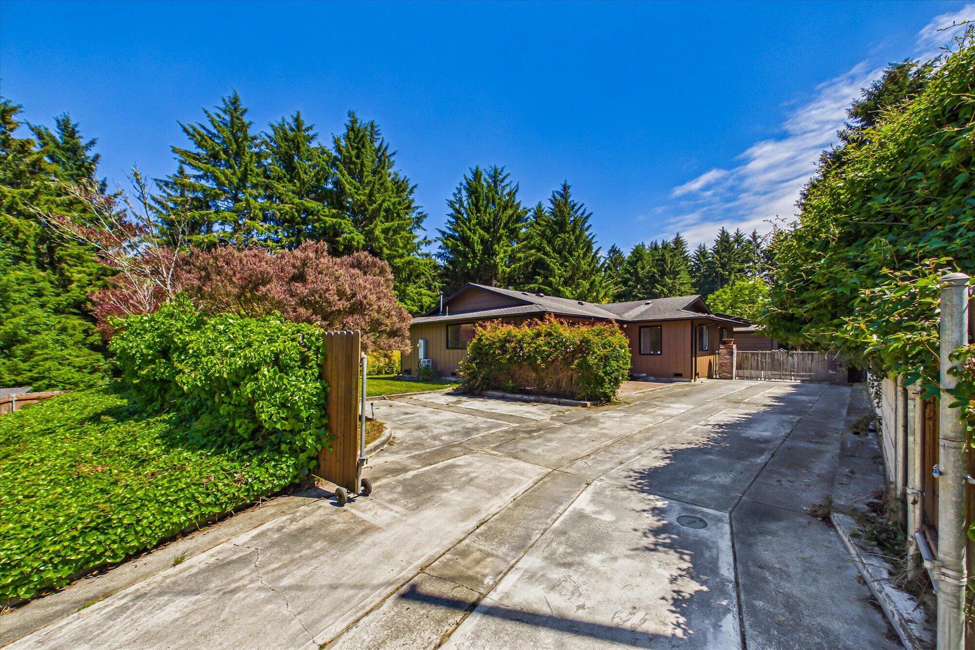 7181 Worthington Drive — photo