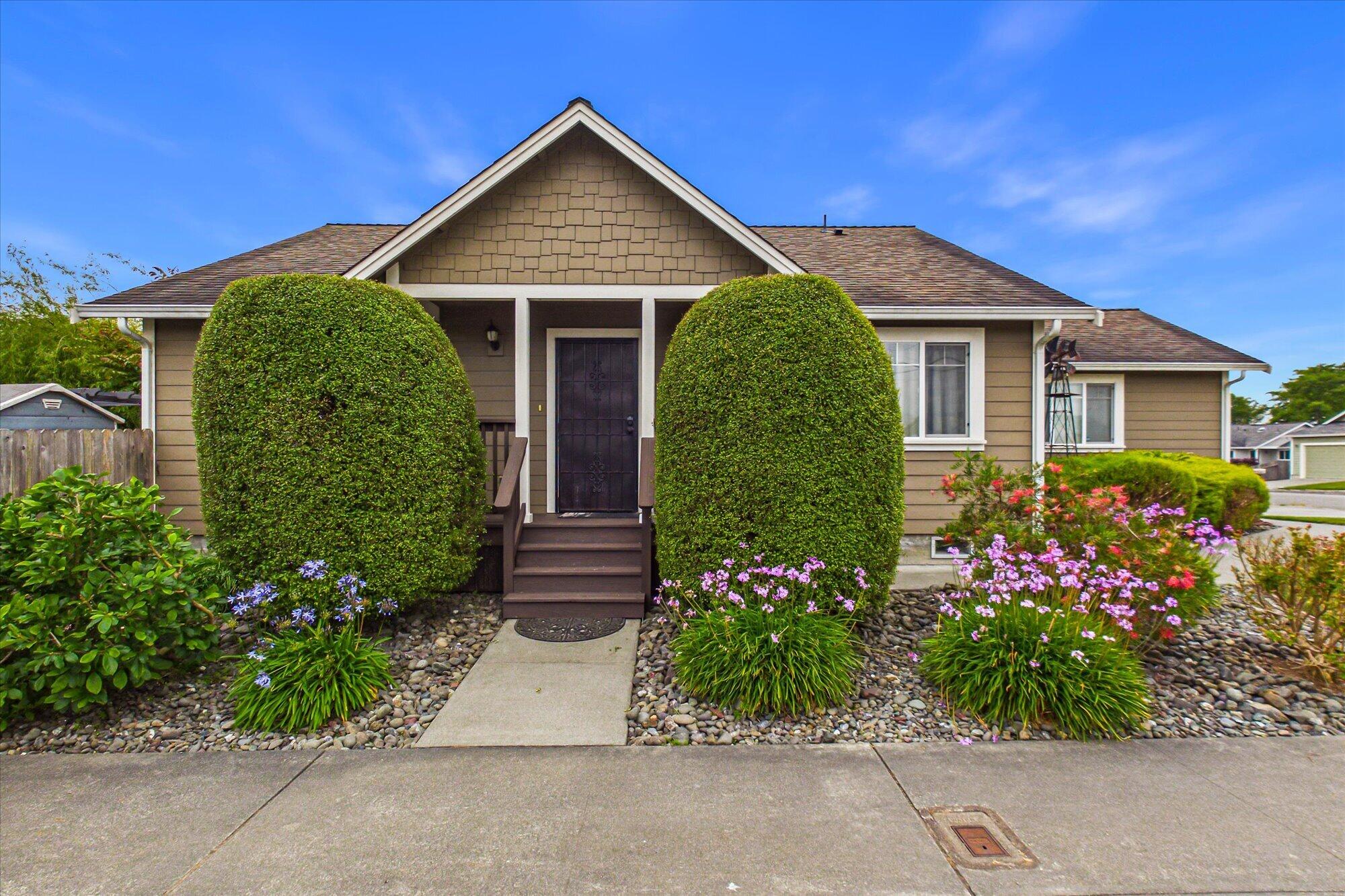 1198 Allie Court — photo