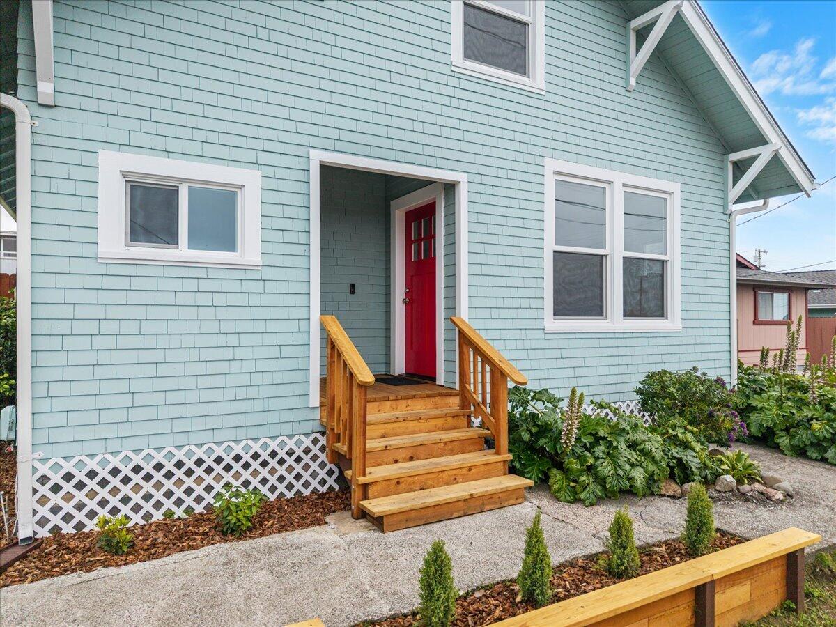 721 Burrill Street — photo