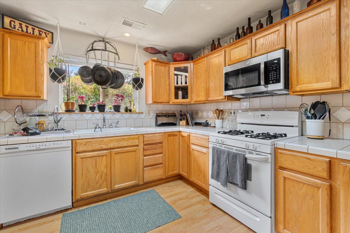 33 Logan Lane, Eureka, CA 95503 — photo 3