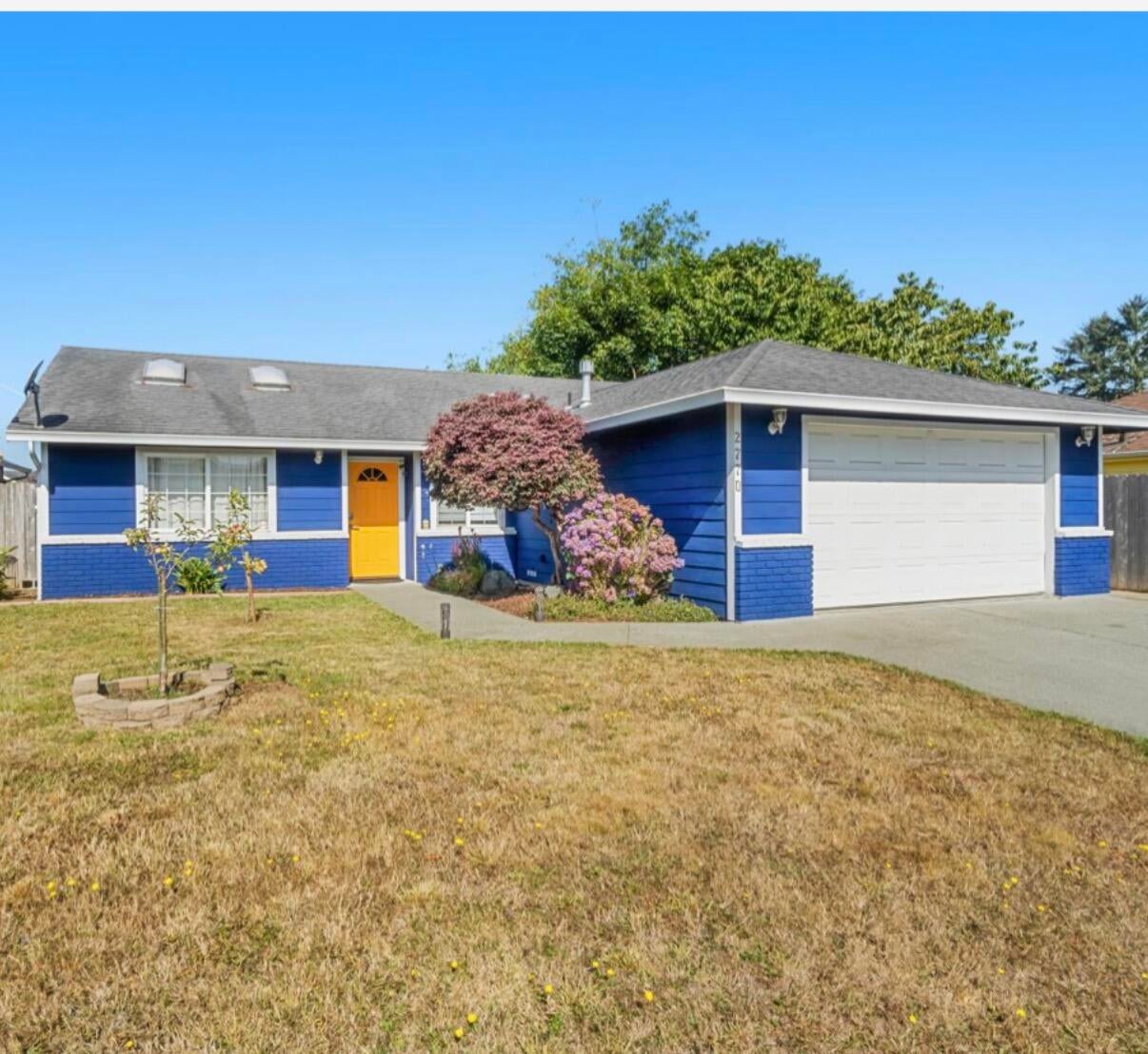 2770 Strating Court — photo