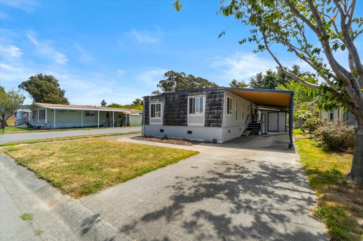 4345 Percheron Lane — photo
