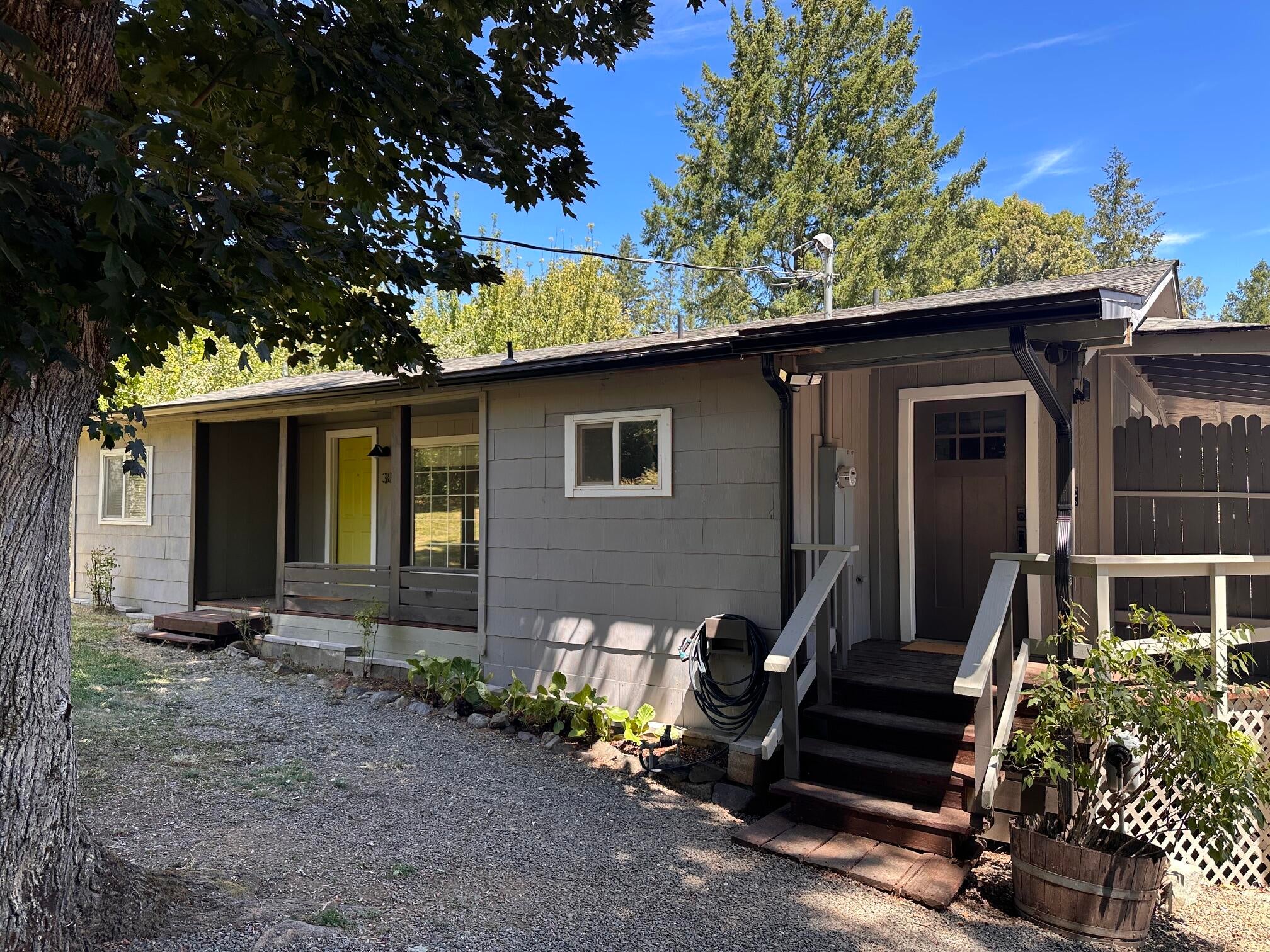 388 & 392 Panther Creek Road — photo