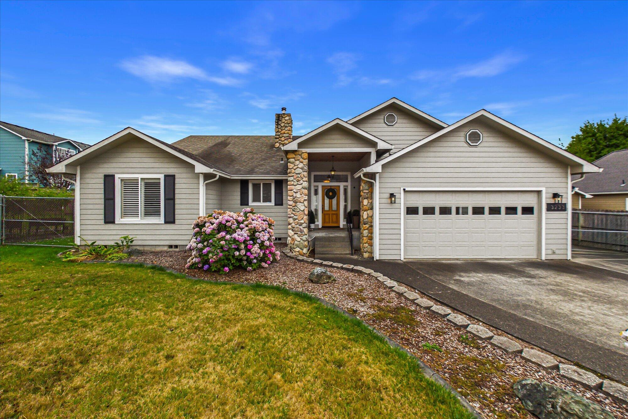3233 Remie Court — photo