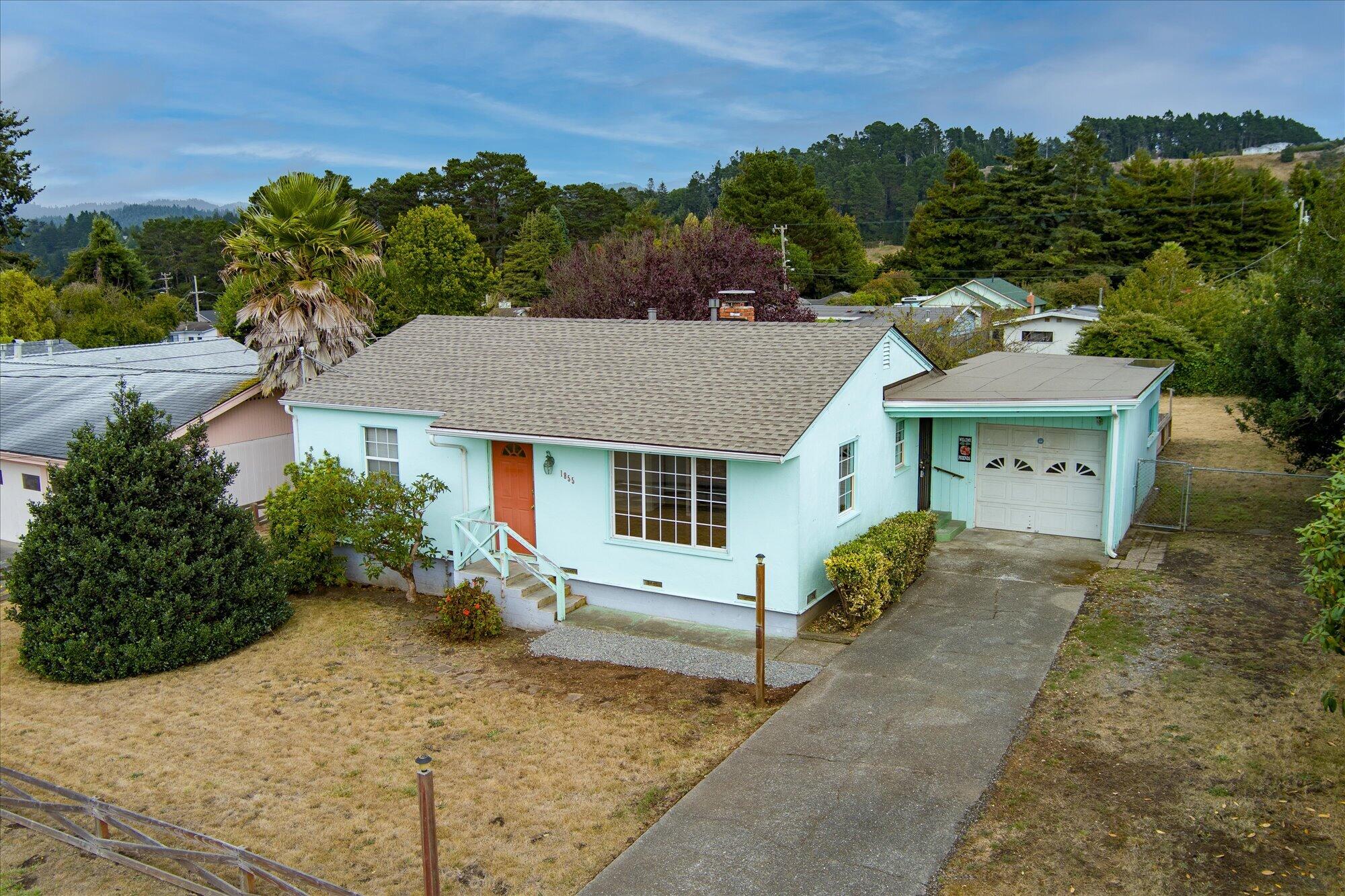 1855 Clara Avenue — photo