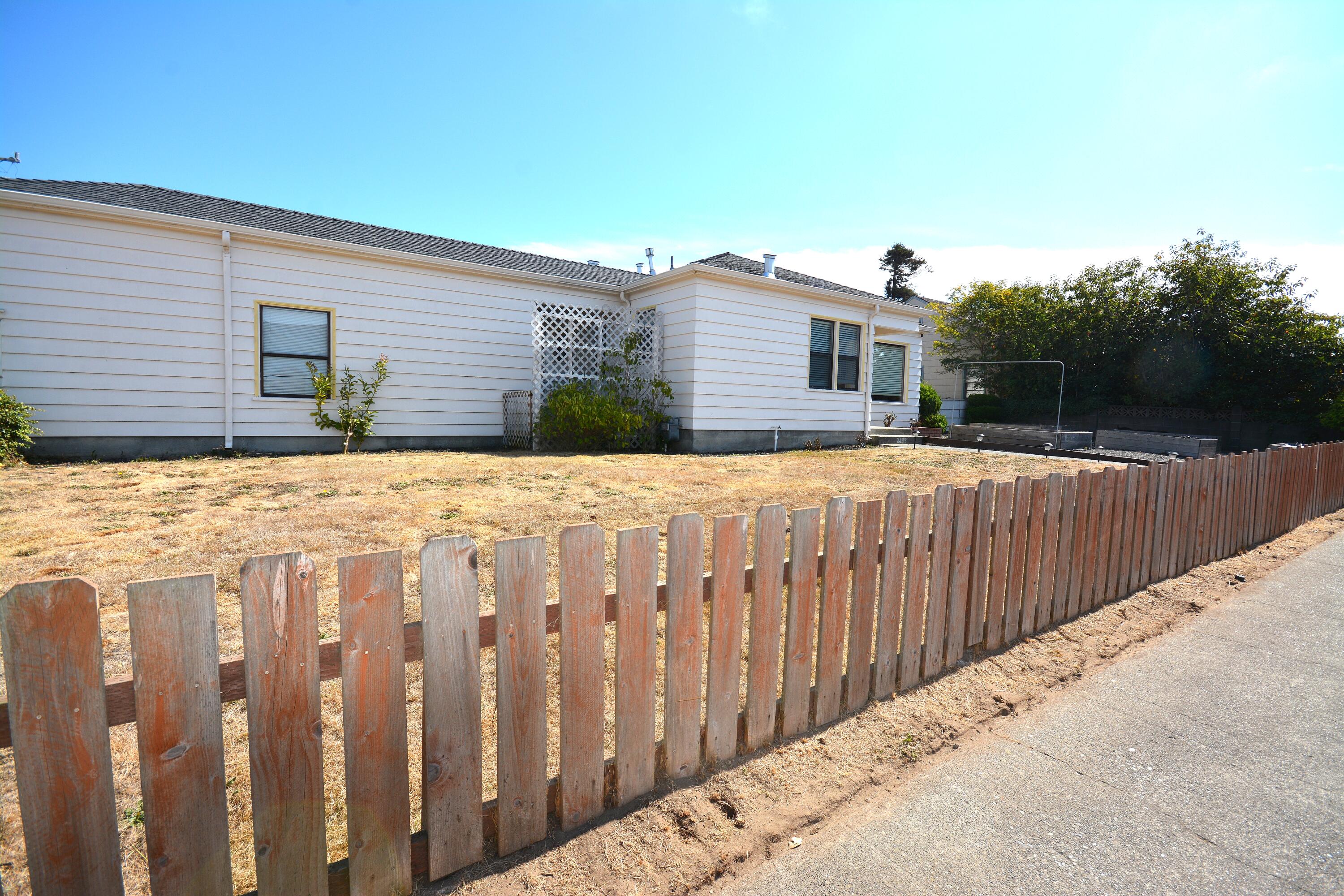 2409 Pine Street, Eureka, CA 95501 — photo 2