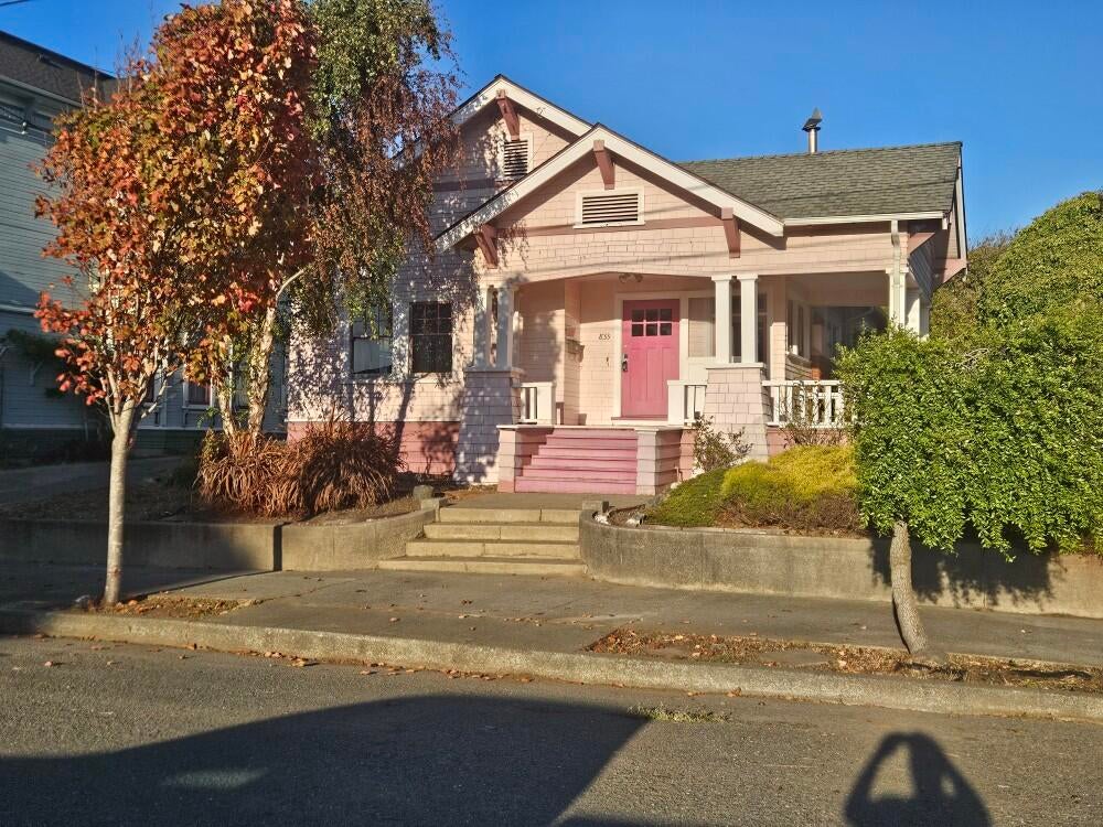 833 D Street — photo