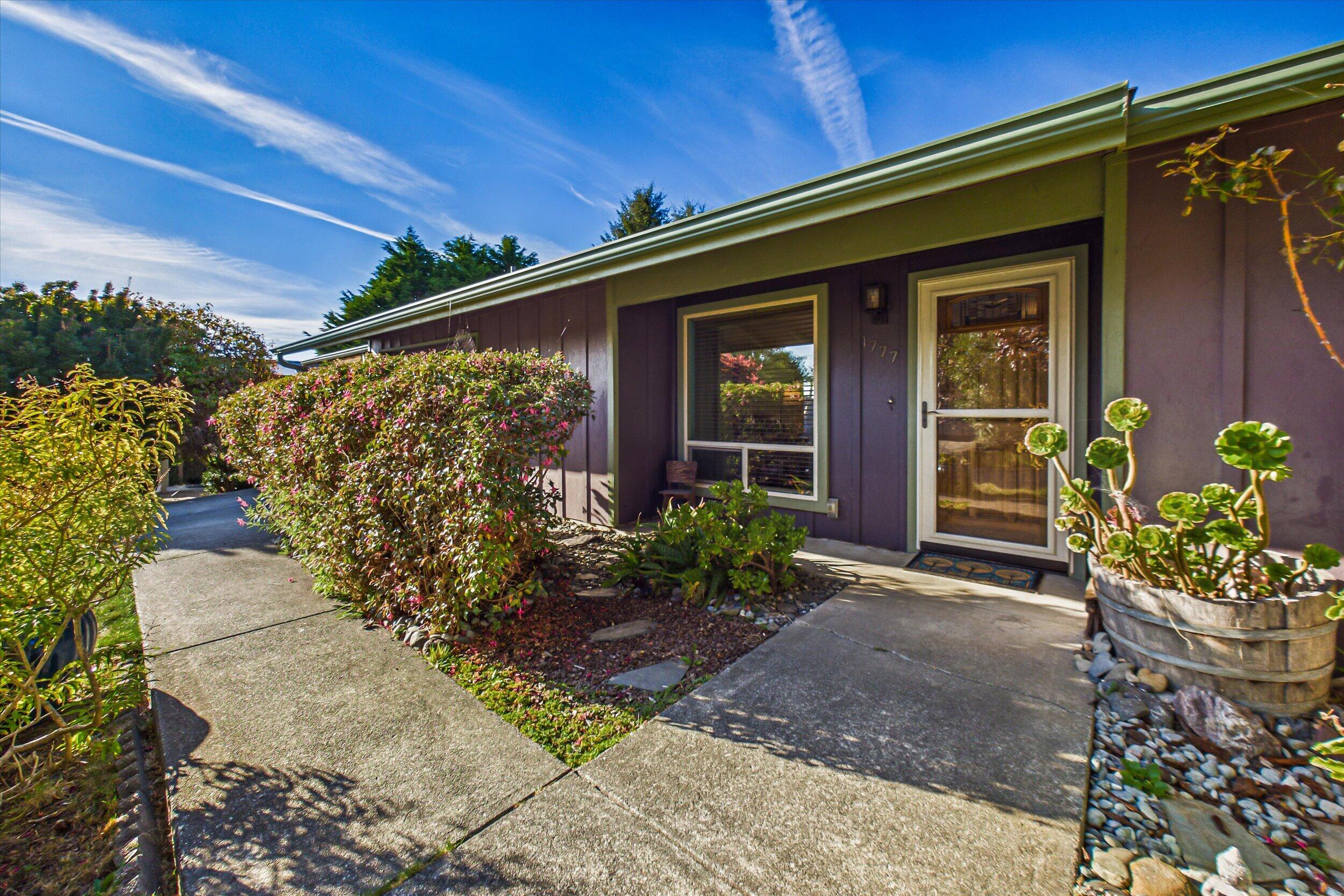 1777 Holly Drive — photo