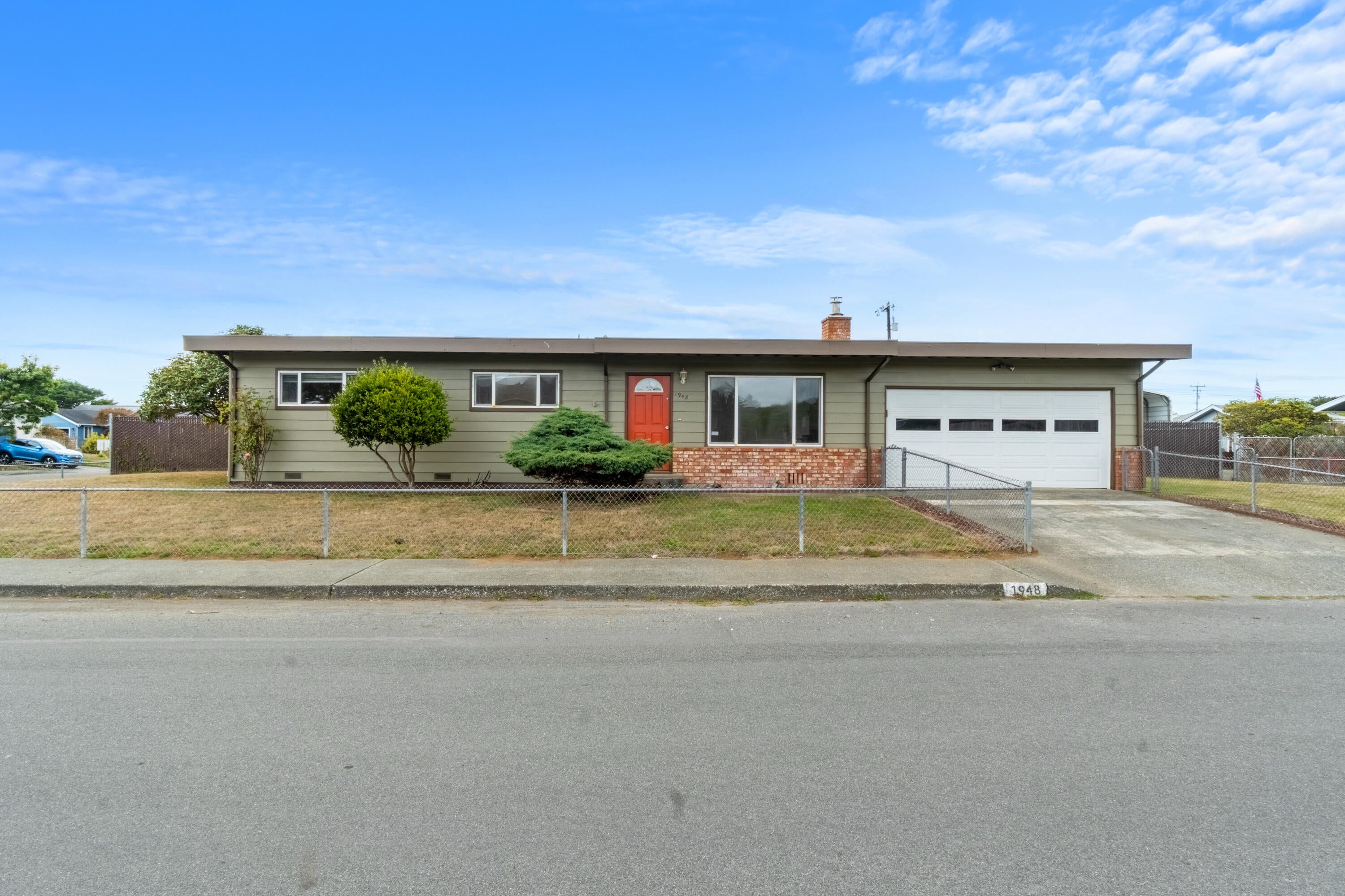 1948 Cliff Avenue — photo