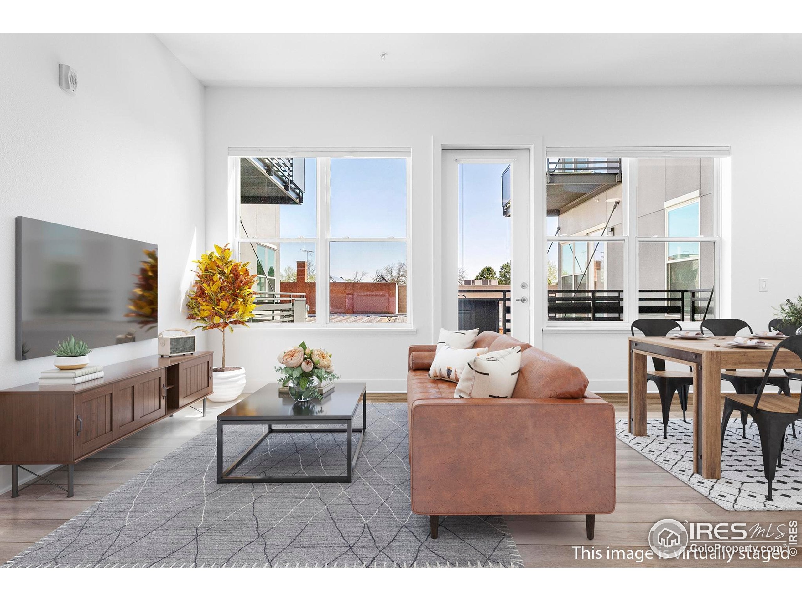 1707 Walnut St 208 — photo