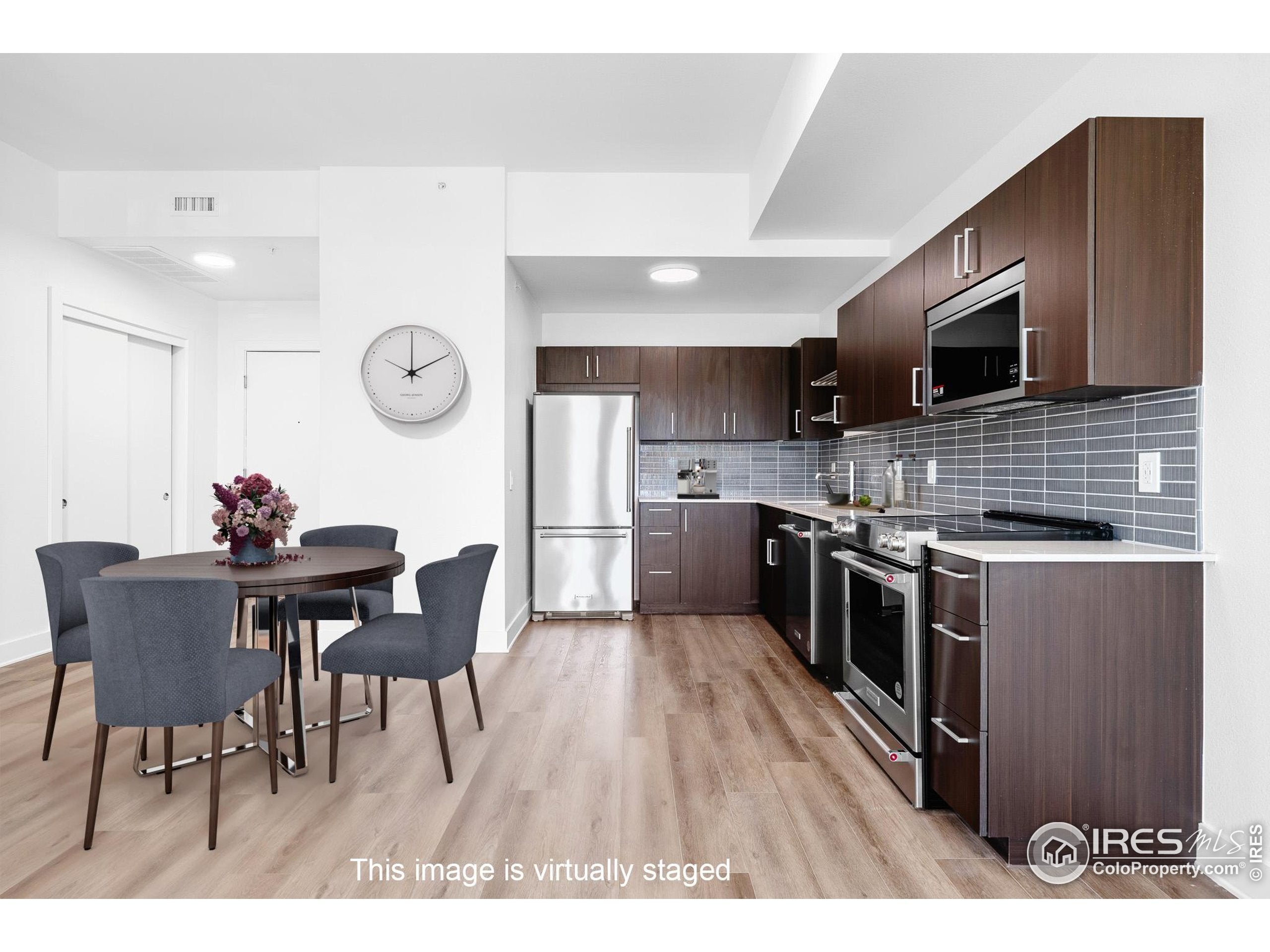 1707 Walnut St 206 — photo
