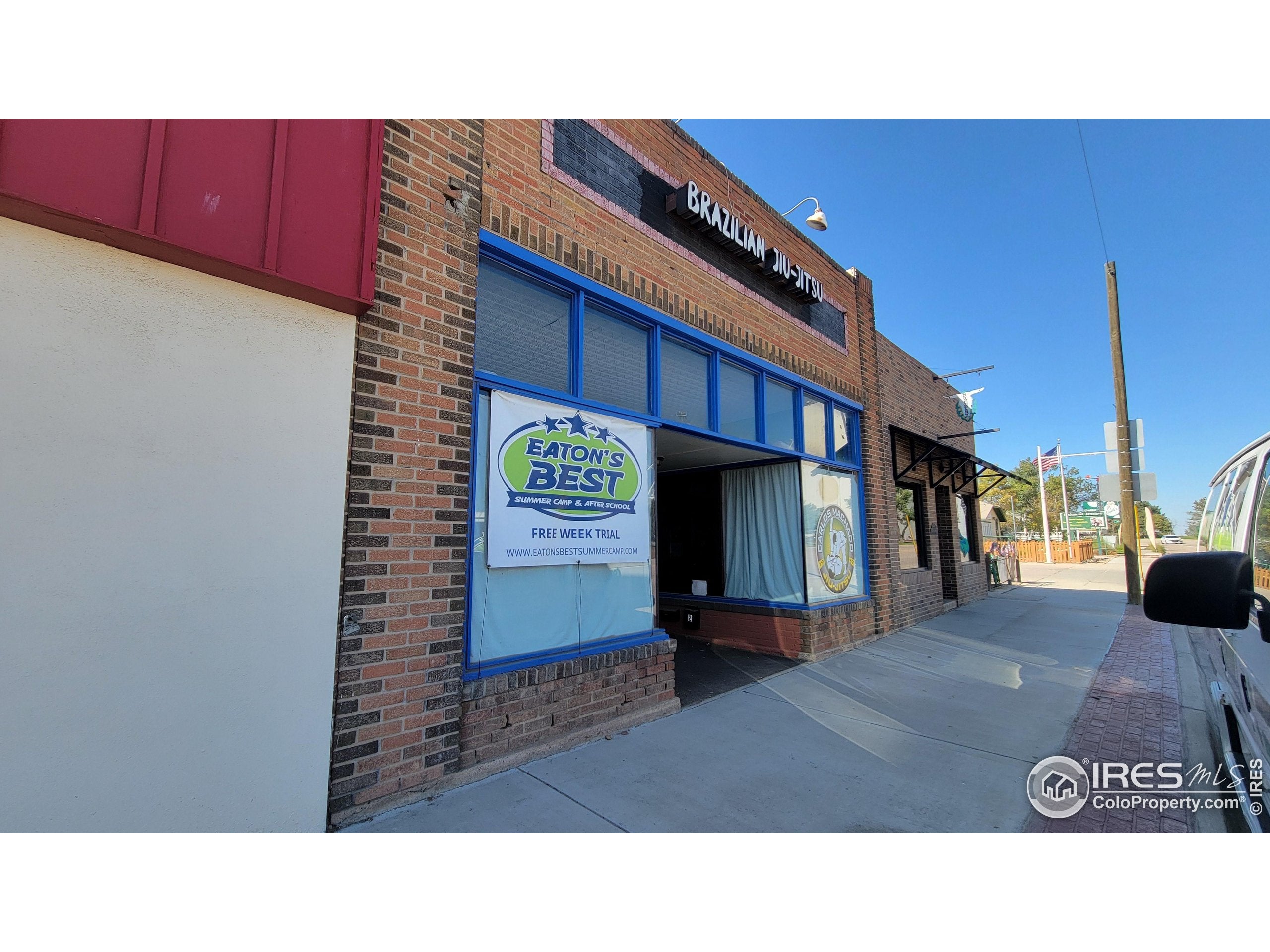206 Oak Ave — photo