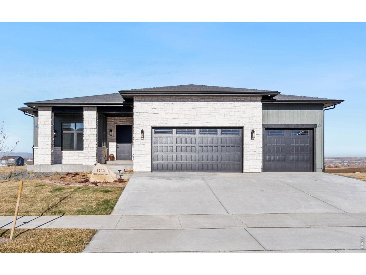 1722 Fire Glow Dr — photo