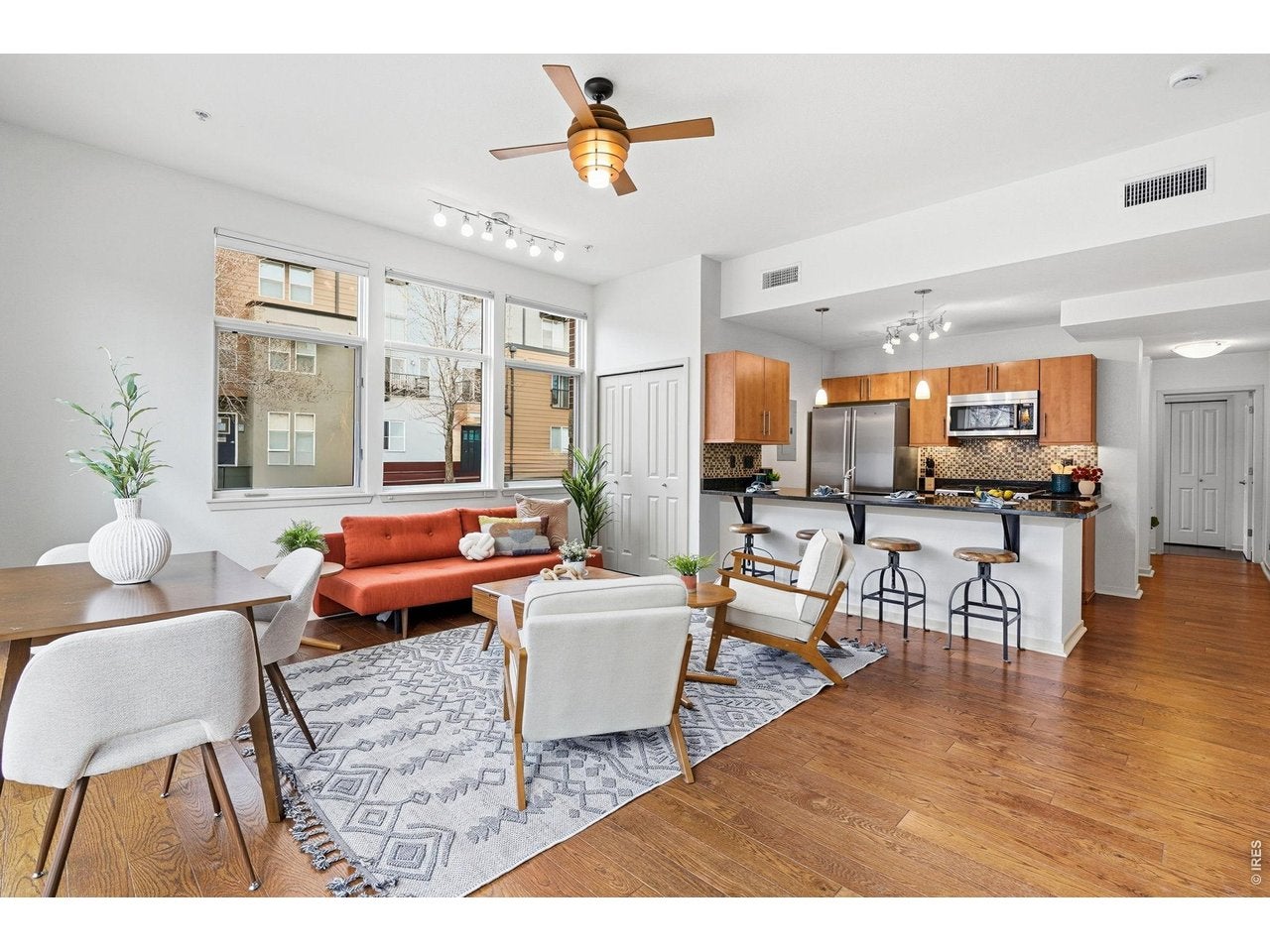 1310 Rosewood Ave 5-a — photo