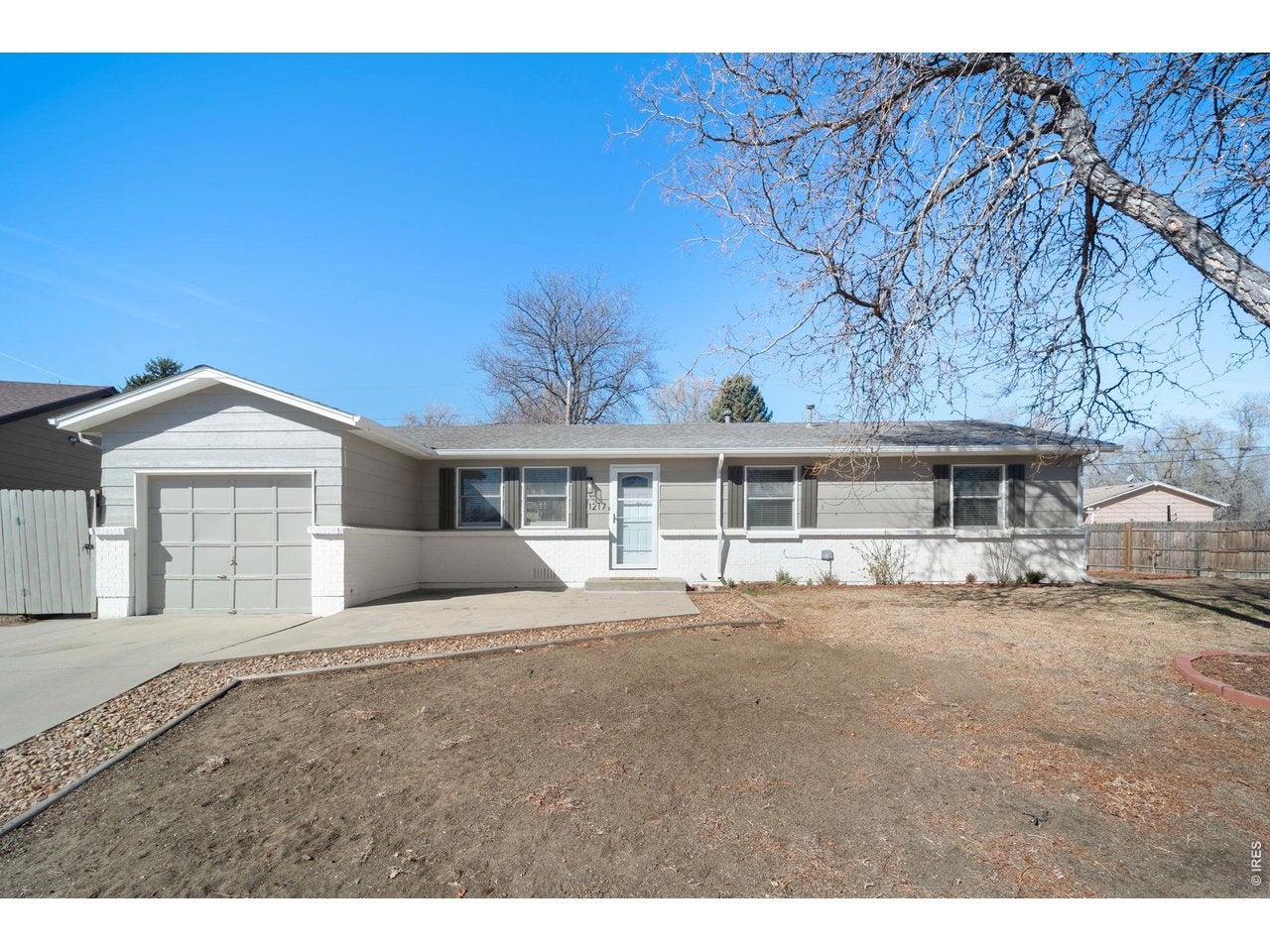 1217 Hunter Ct — photo