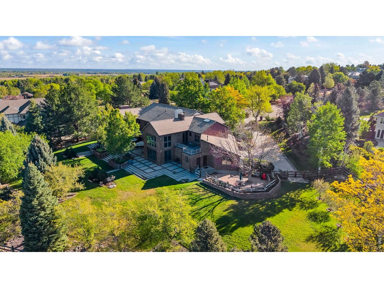 8414 Firethorn Ct — photo